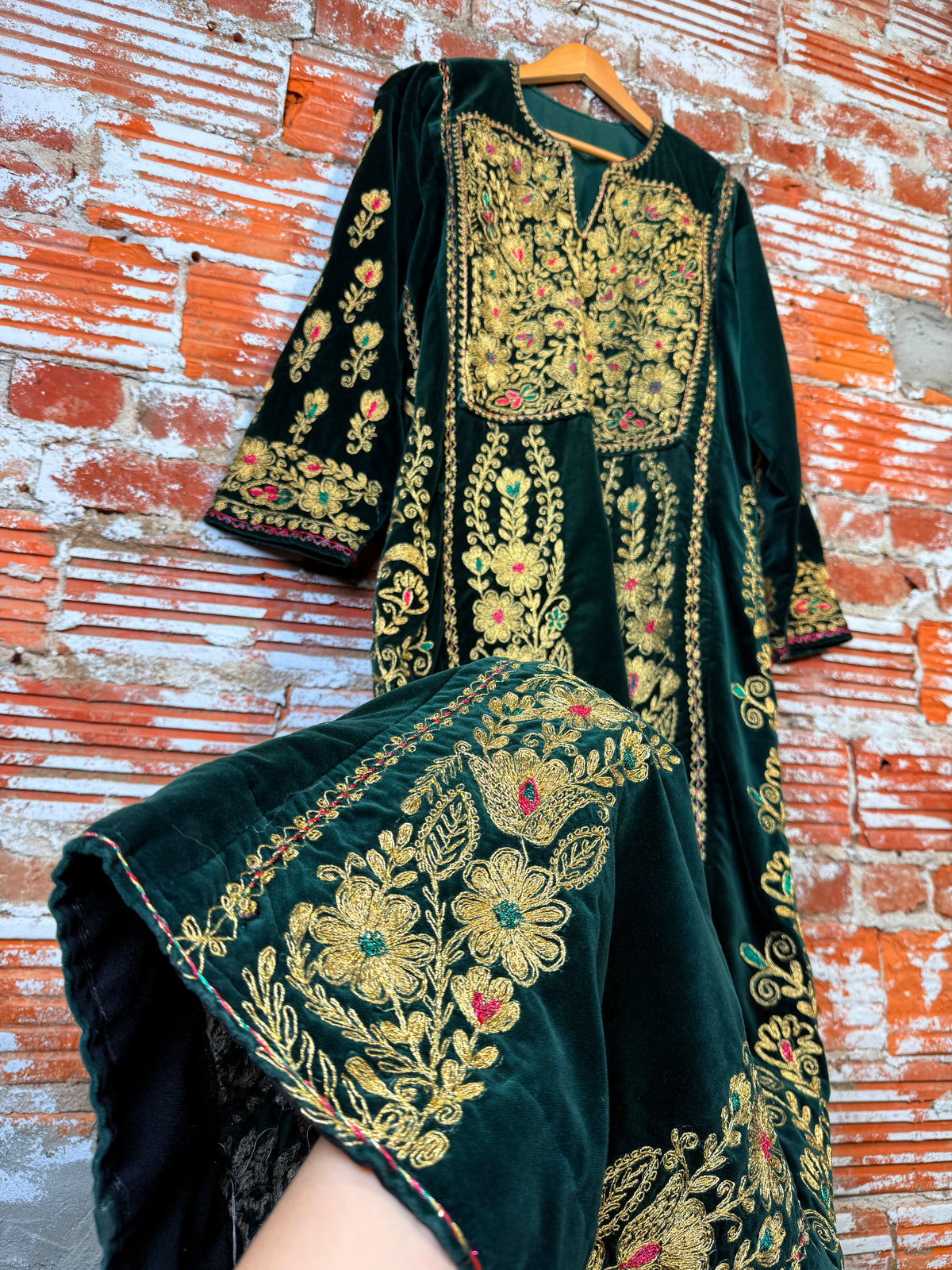 Vintage 1960s Handmade Green Velvet Flower Embroidered Kaftan