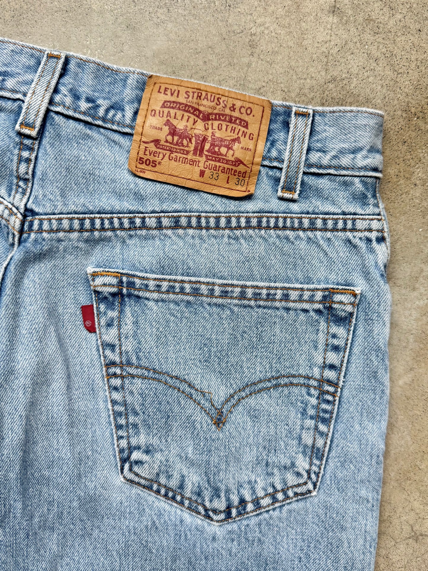 Vintage 1990s Levi’s 505 Regular Fit Light Wash Jeans | 33x30