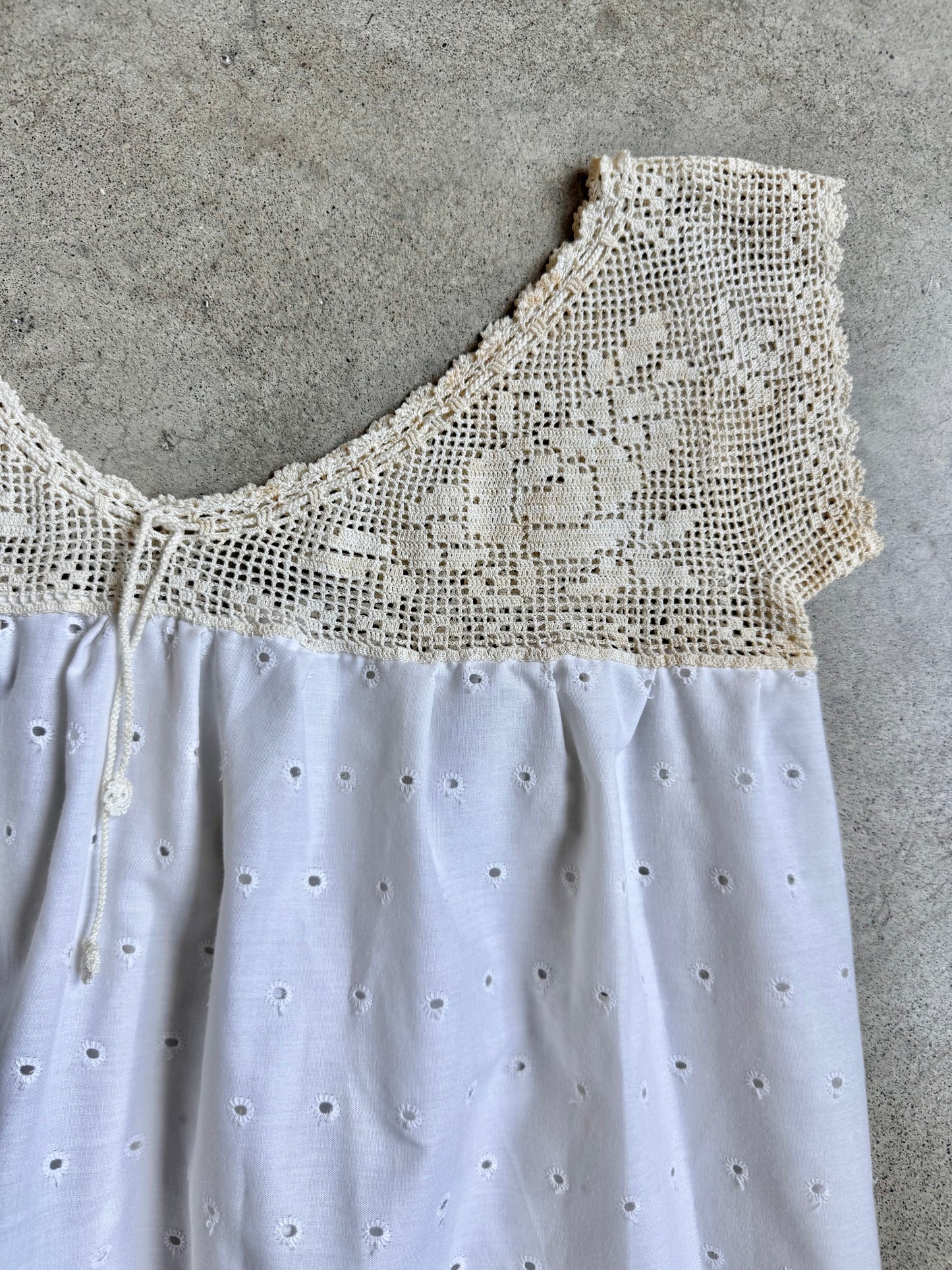 Antique Edwardian Crochet Yoke White Cotton Eyelet Nightgown | Medium