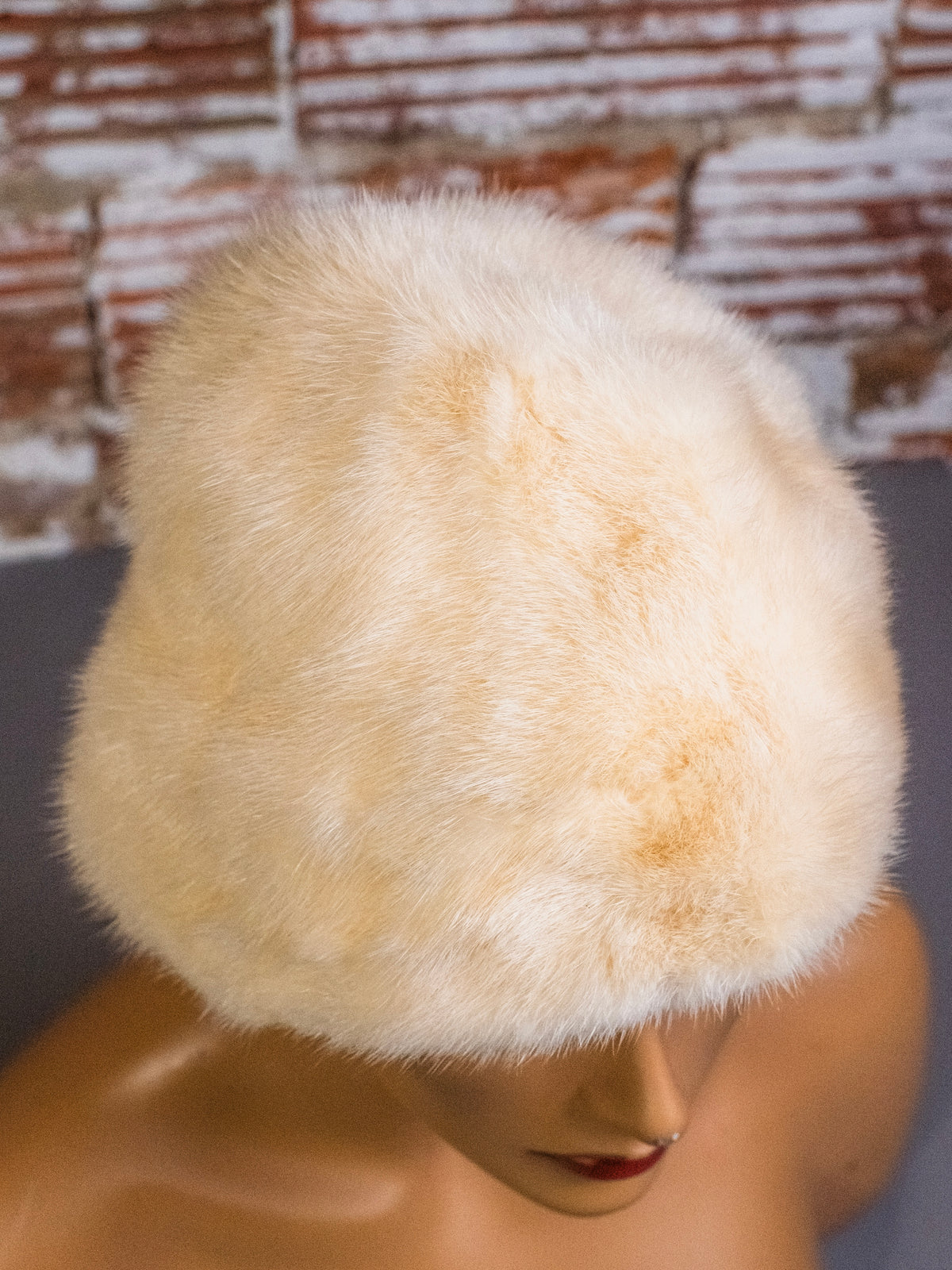 Vintage 1950s Cream Blonde Mink Fur Hat