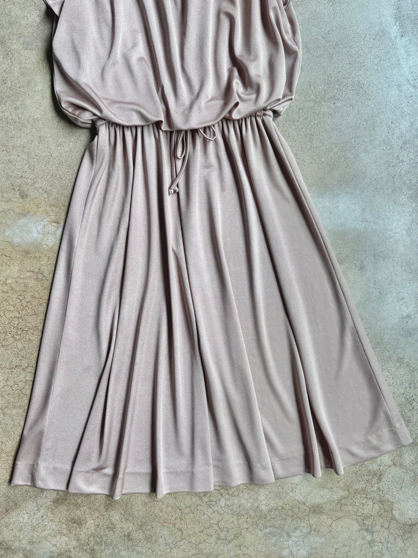 Vintage 1980s Taupe Cinch-Waist Flutter Sleeve Dress | S/M