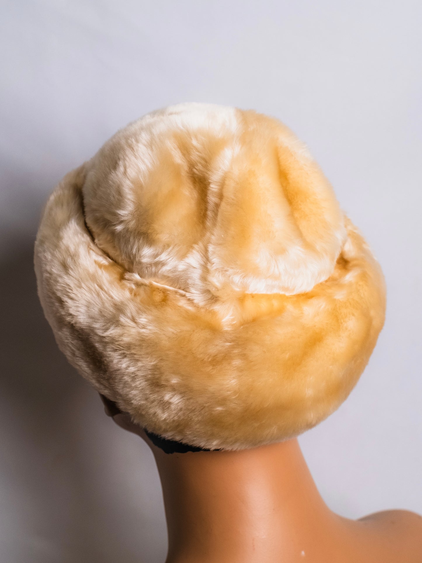 Vintage 1960s Cream Faux Fur Hat