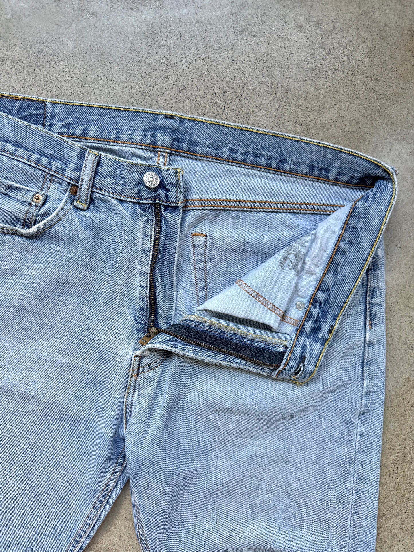 Levi’s 505 Regular Fit Light Wash Jeans | 36x29