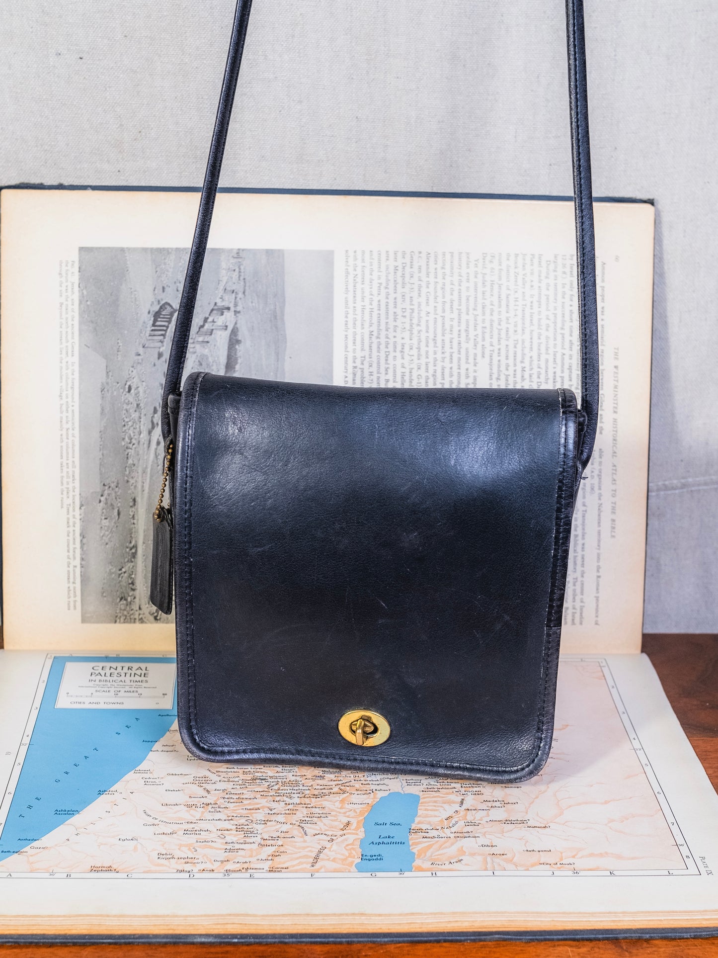 Vintage 1990s Coach Compact Pouch Black Leather Crossbody Bag | Style No. 9620