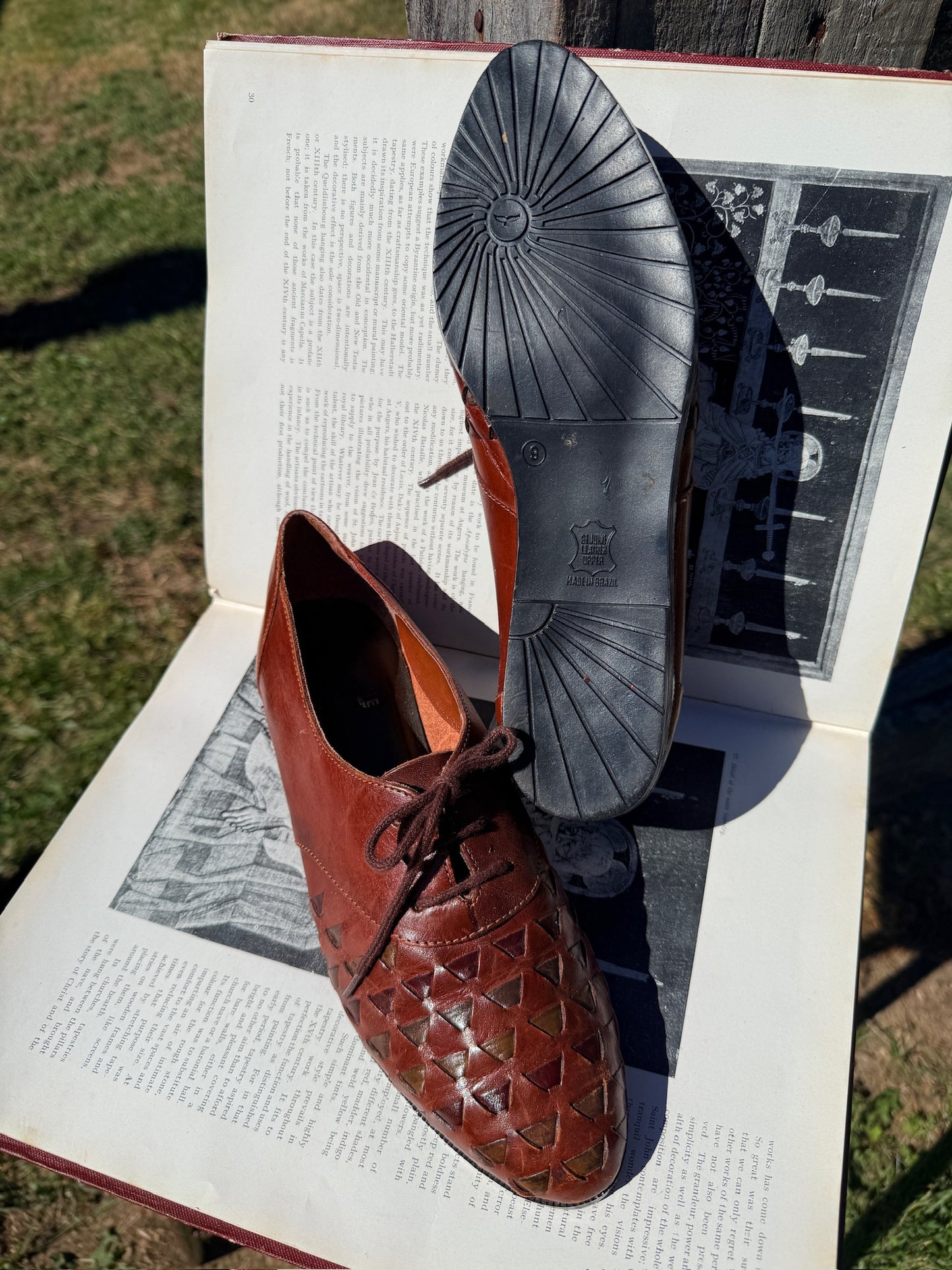 Vintage 1970s Leather Basketweave Lace-Up Oxford Shoes | Women’s 9