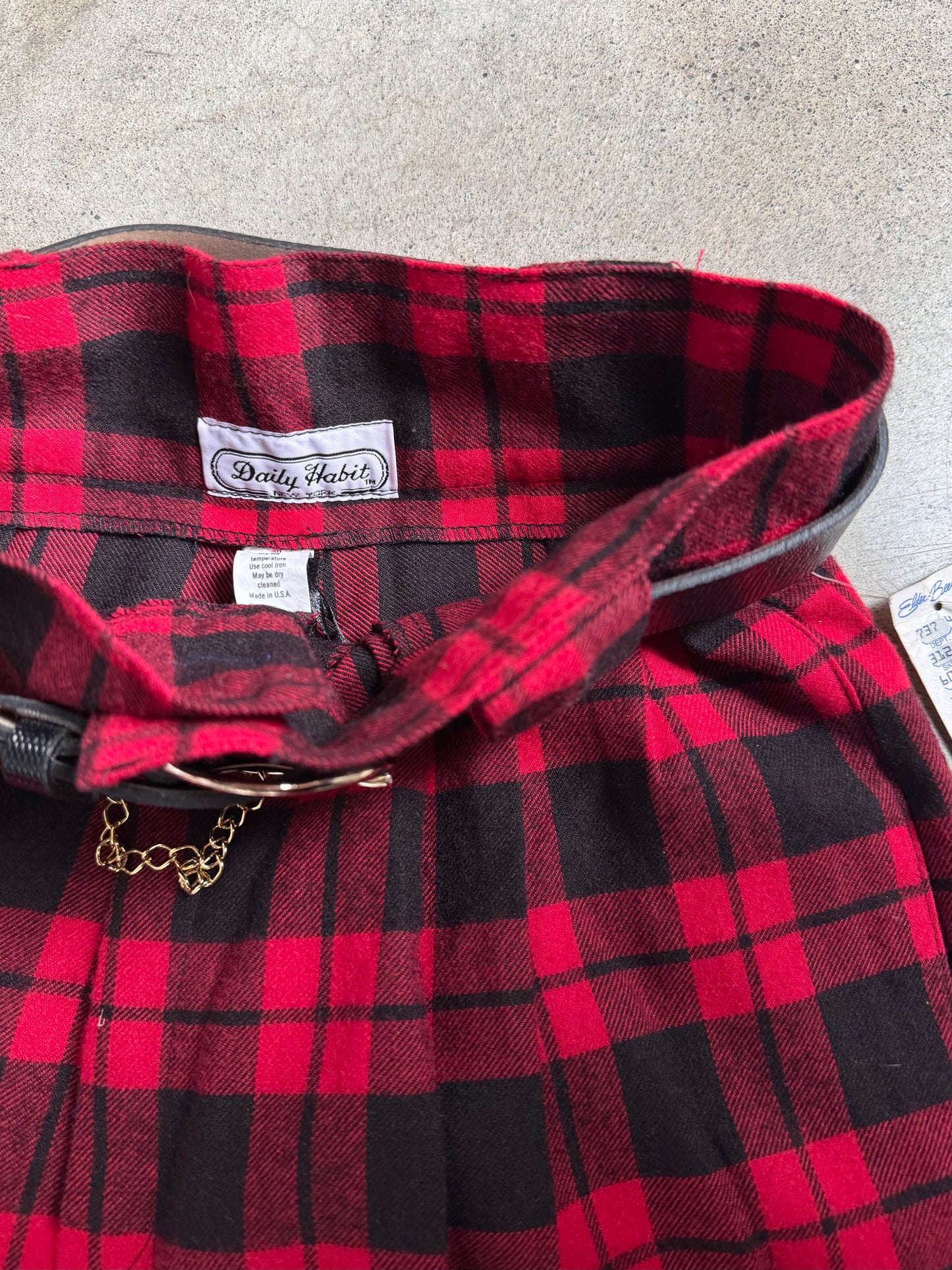 Vintage 1980s Daily Habit Red Plaid Pleated Trousers w/ Belt | Waist 27”