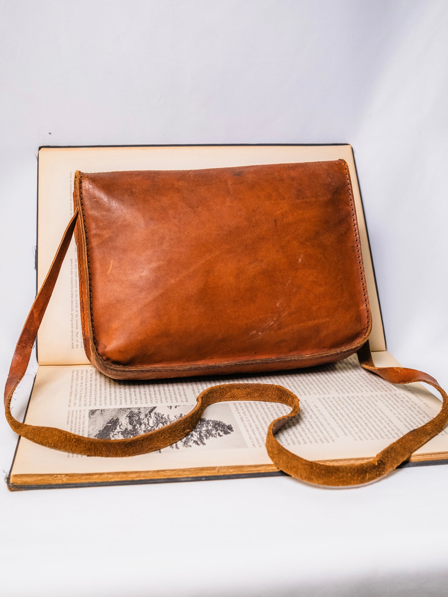 Arte Cuoio Italian Leather Crossbody Messenger Bag