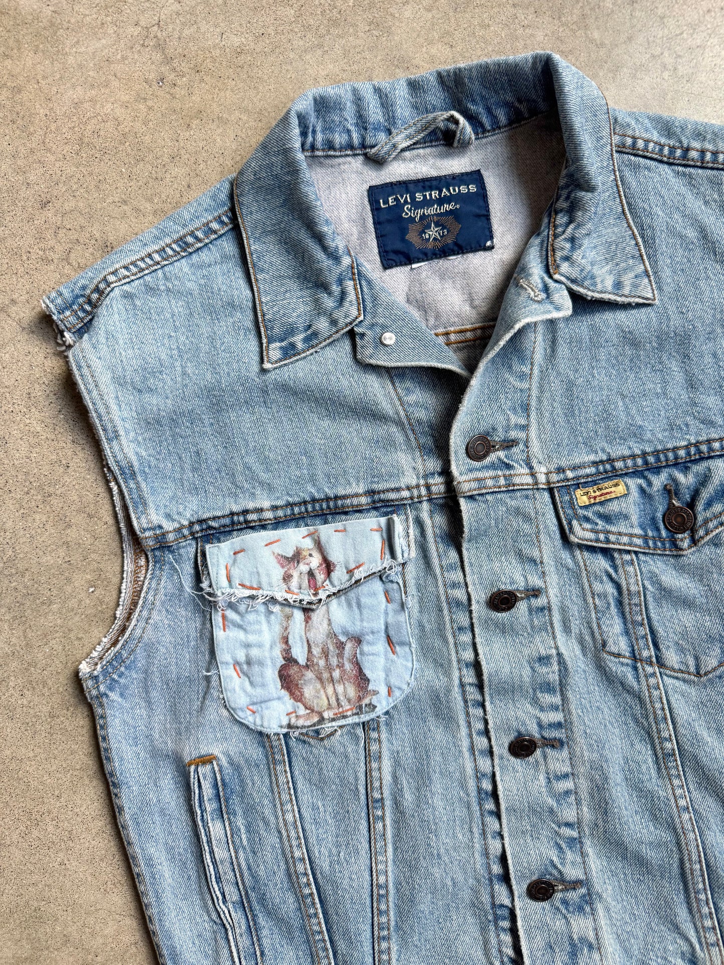 Vintage 2000s Levi’s Cat Patch Denim Cut-Off Vest | Medium