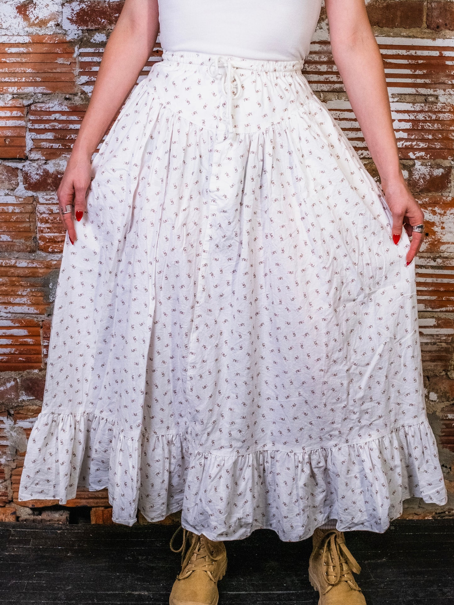 Vintage 1980s Outback Red Prairie-Style White Floral Print Cotton Maxi Skirt | Medium