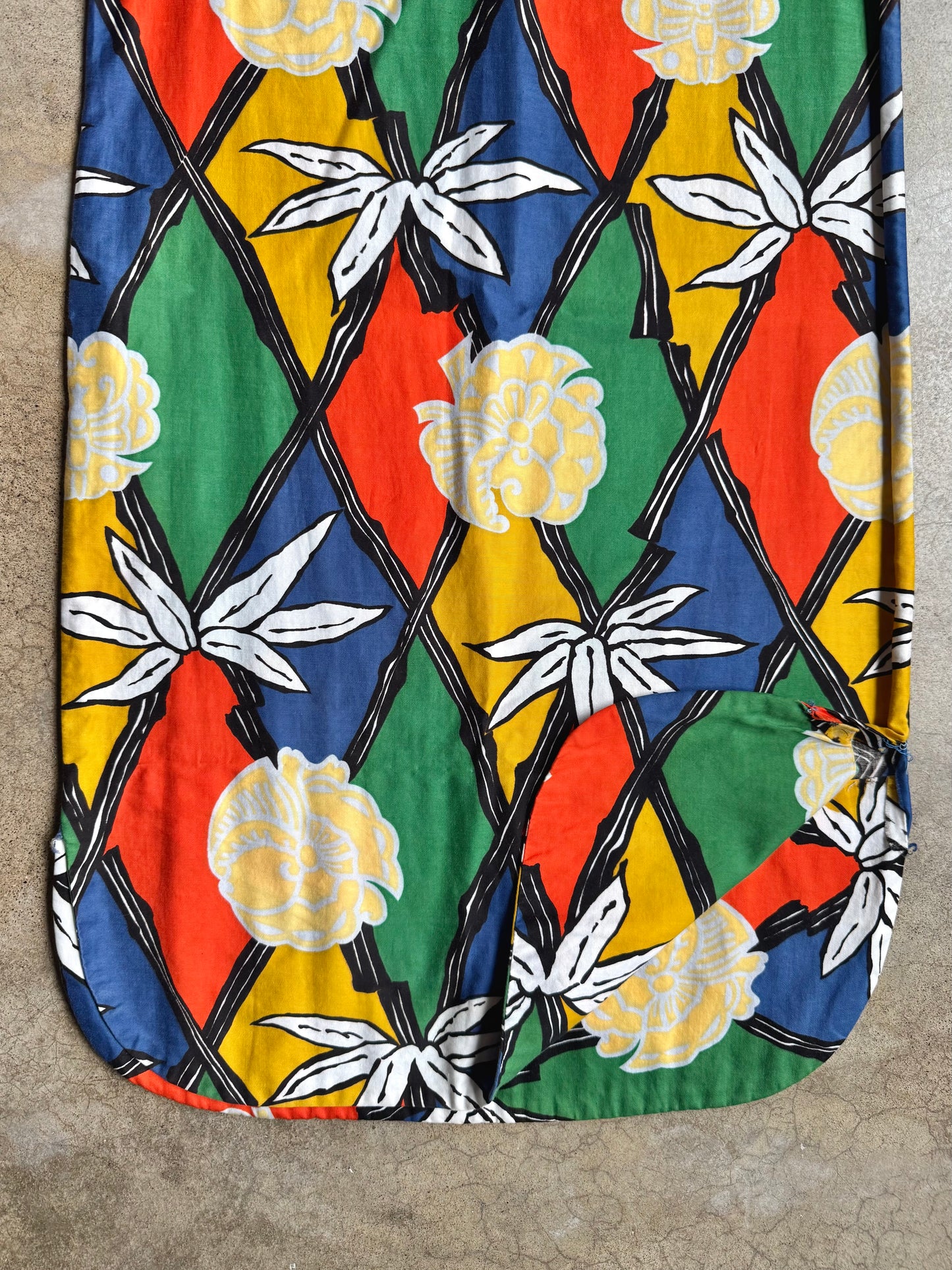 Vintage 1960s Hale Aloha Custom-Made Bright Hawaiian Shift Dress | S/M