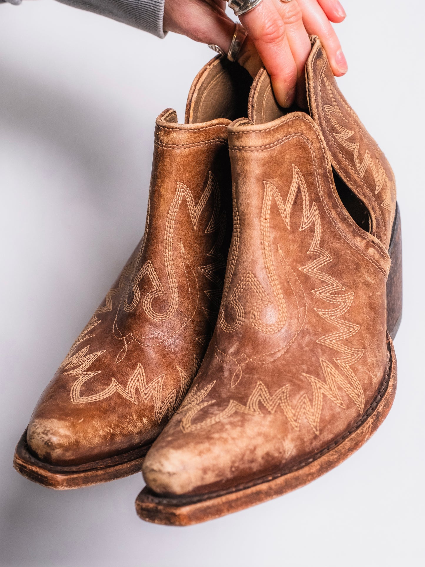 Ariat Dixon Distressed Western Ankle Boots | Women’s 8