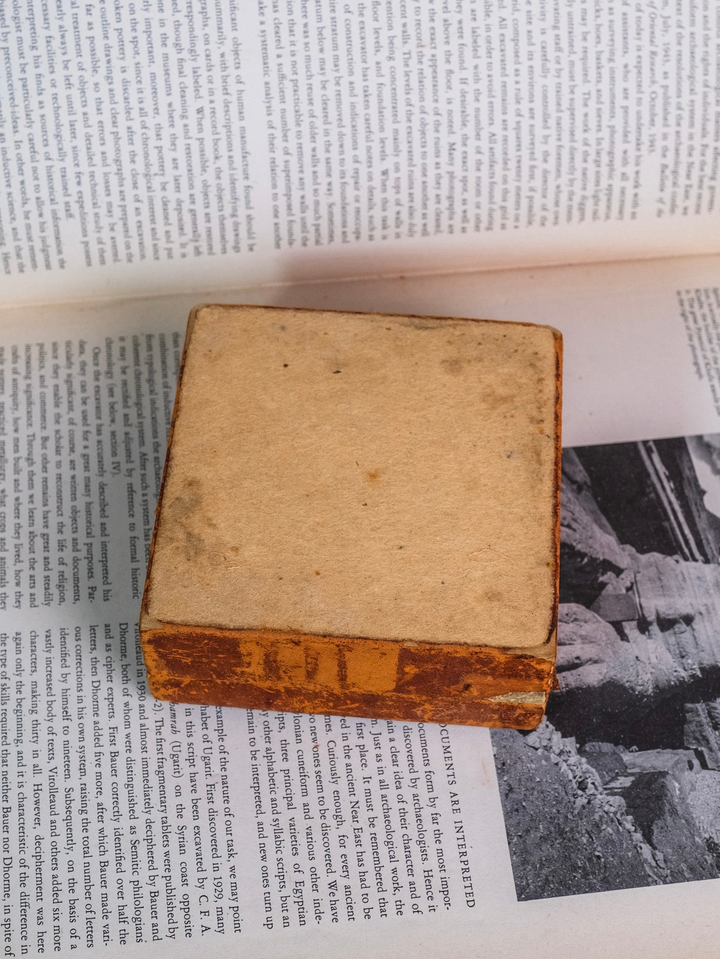 Antique 1900s Leather Philippe Signed "Fox & Trumpet" Tile Trinket Box