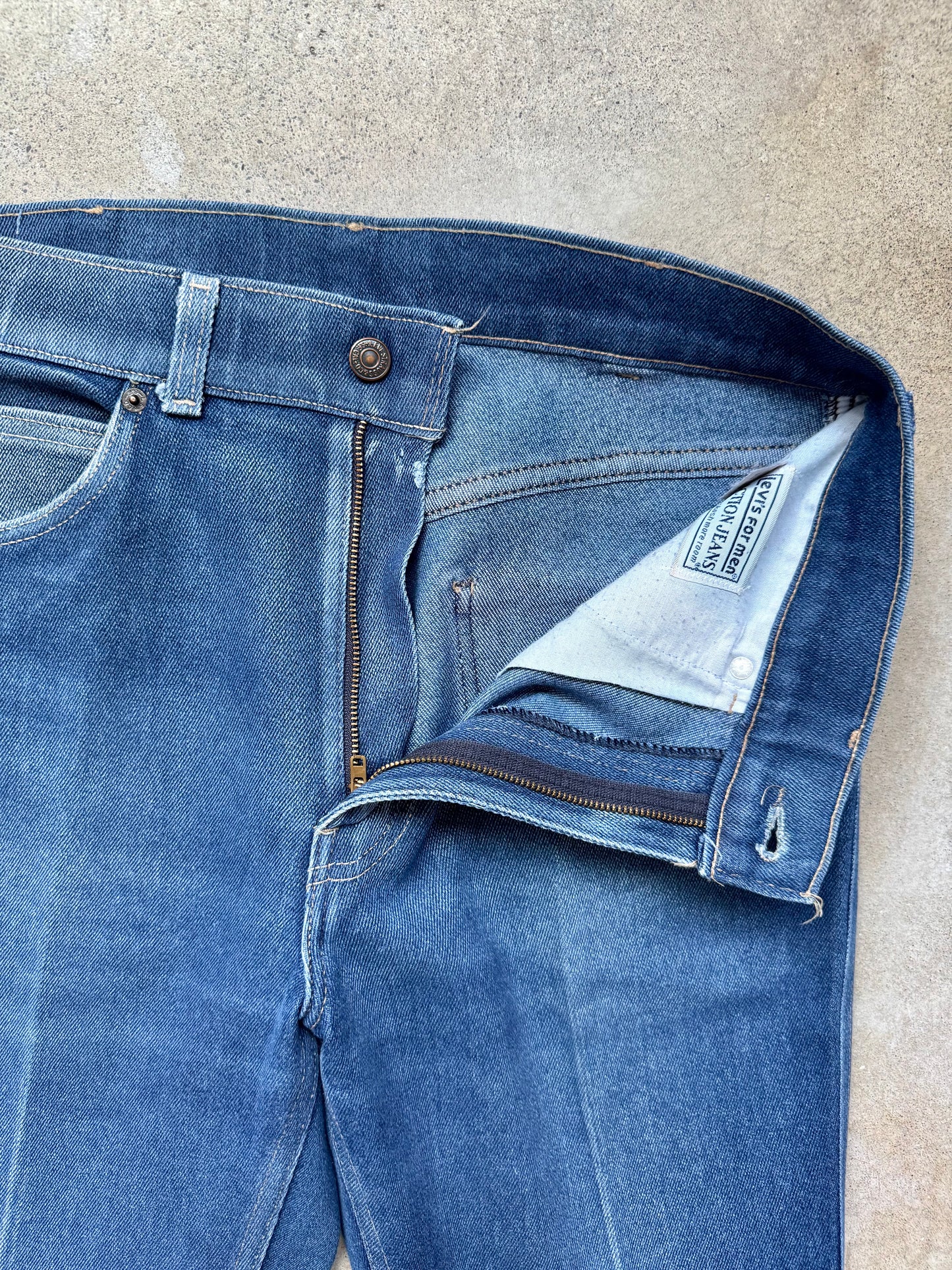 Vintage 1980s Levi’s Action Jeans “Skosh More Room” Faded Dark Wash Jeans | 32x32