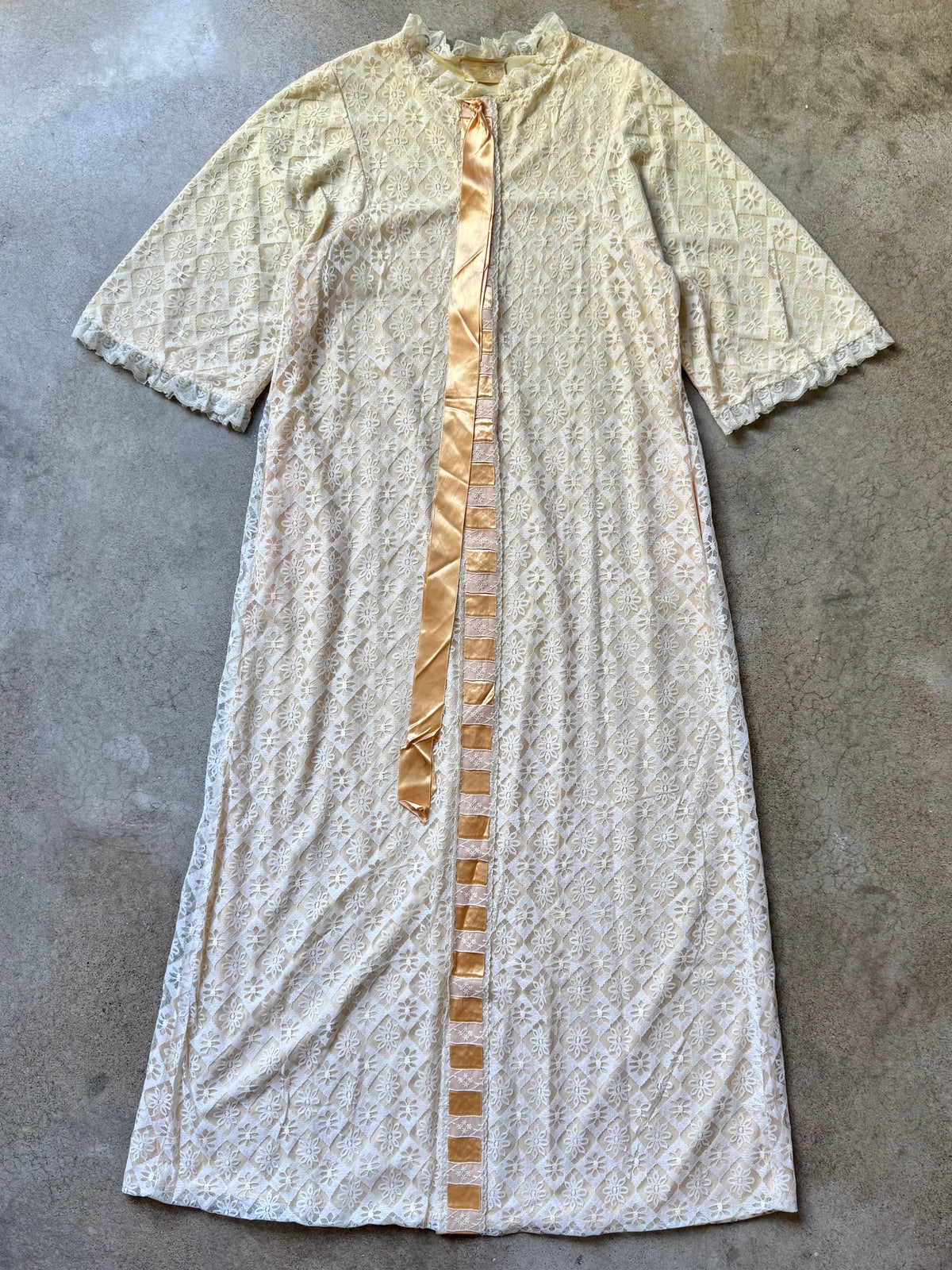Vintage 1960s Stella Fagin for Neiman Marcus Floral Lace Full-Length House Coat | Medium