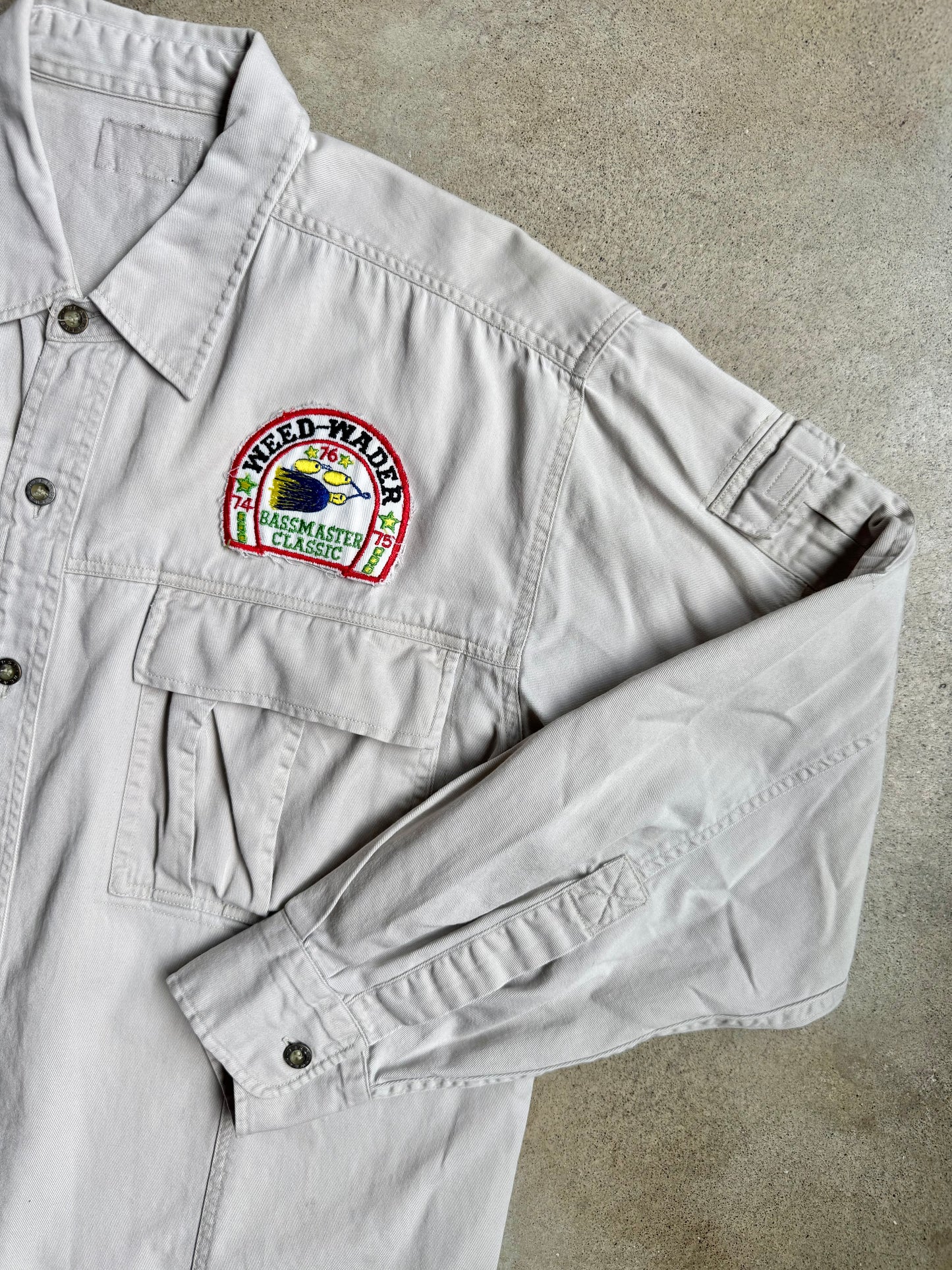 Vintage 1990s "Weed-Wader" Bassmaster Fishing Patch Khaki Utility Shirt | Large