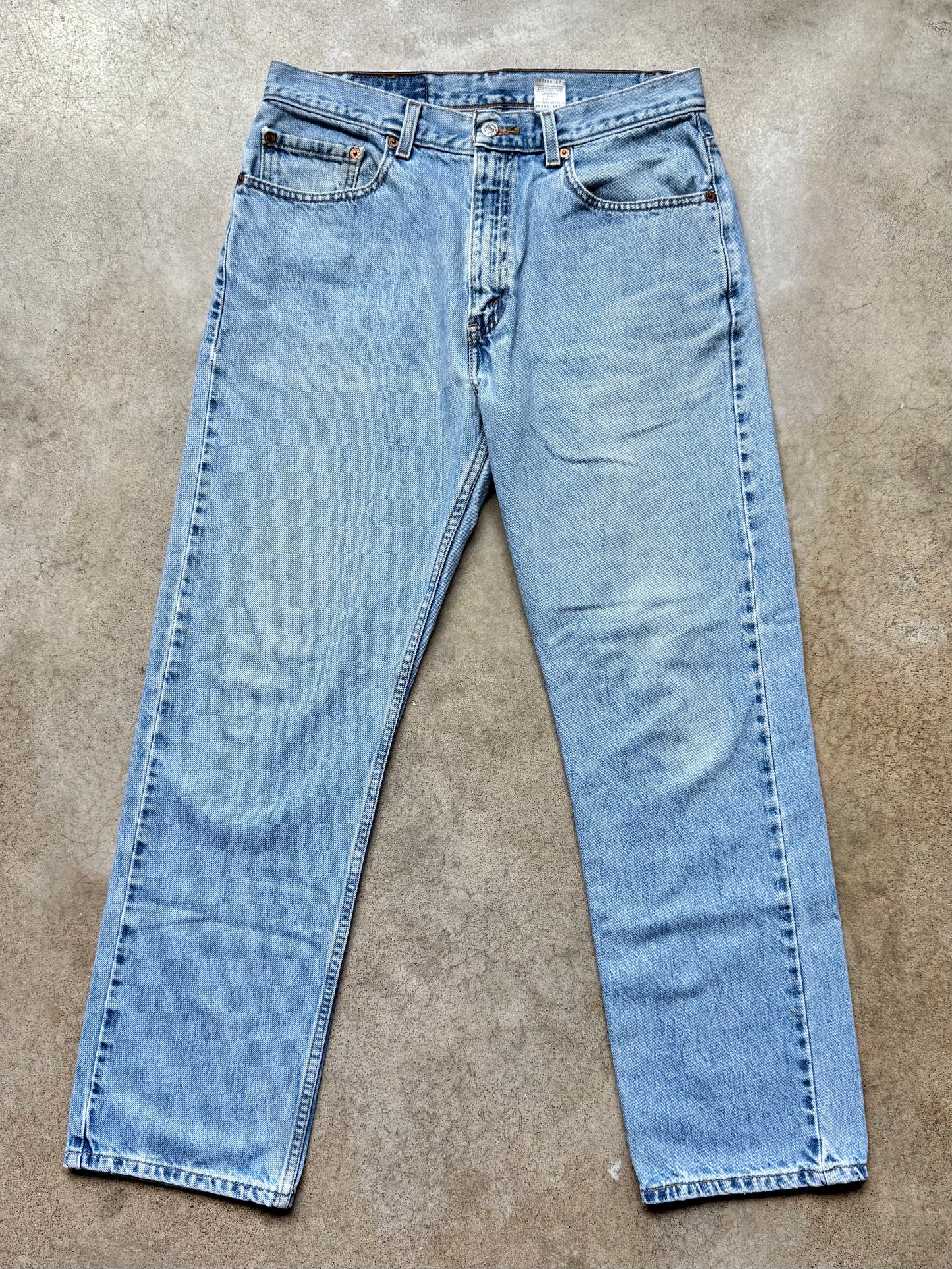 Vintage 1990s Levi’s 505 Regular Fit Light Wash Jeans | 33x30