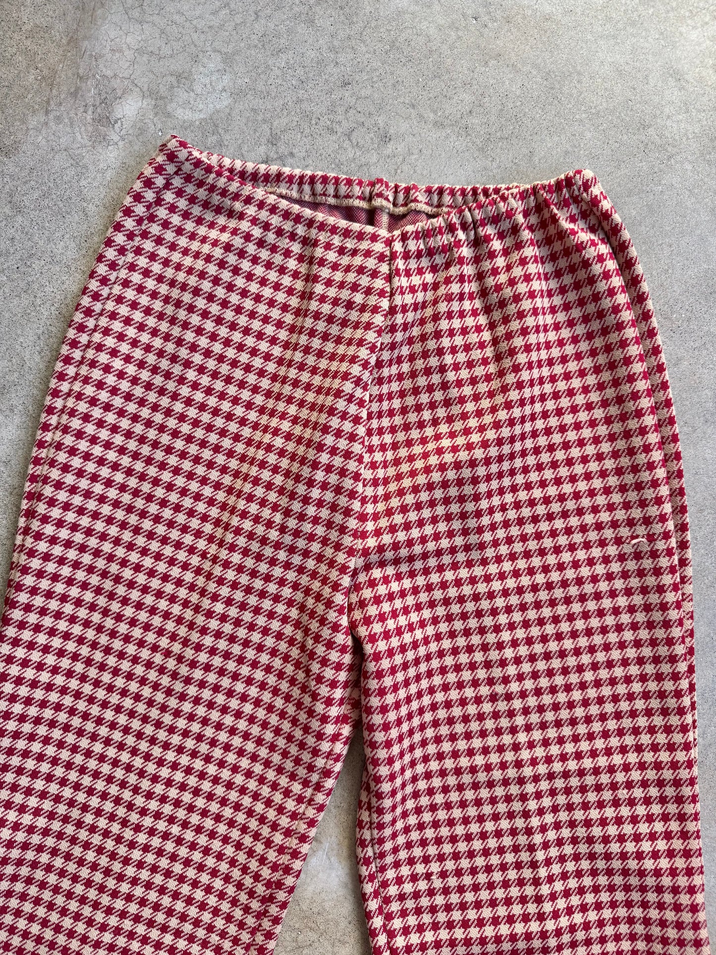 Vintage 1970s Red & Beige Houndstooth Belted Two-Piece Pantsuit | Medium
