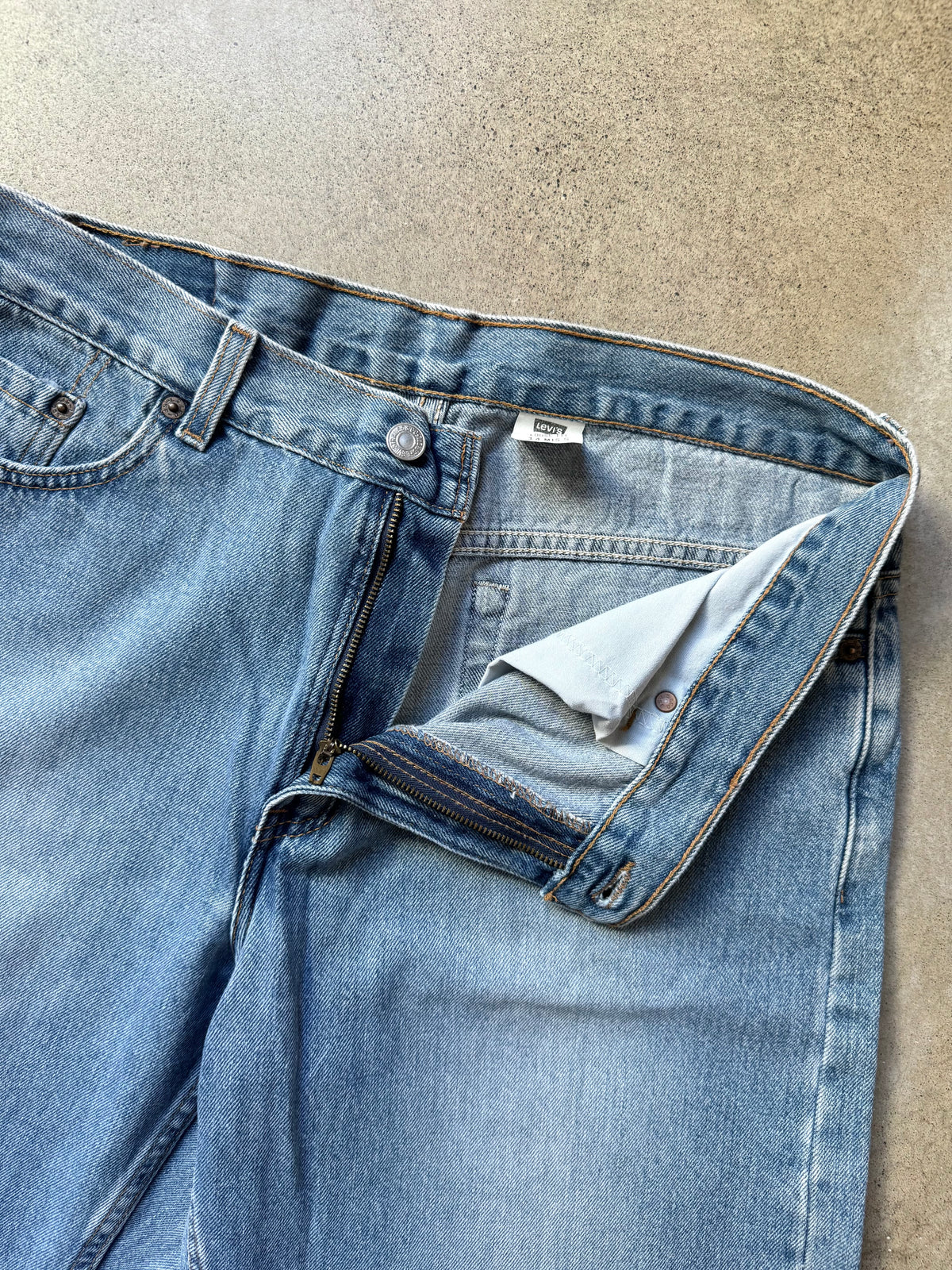 Vintage 1990s Levi’s 577 Loose Fit Faded Wash Jeans | Waist 34”
