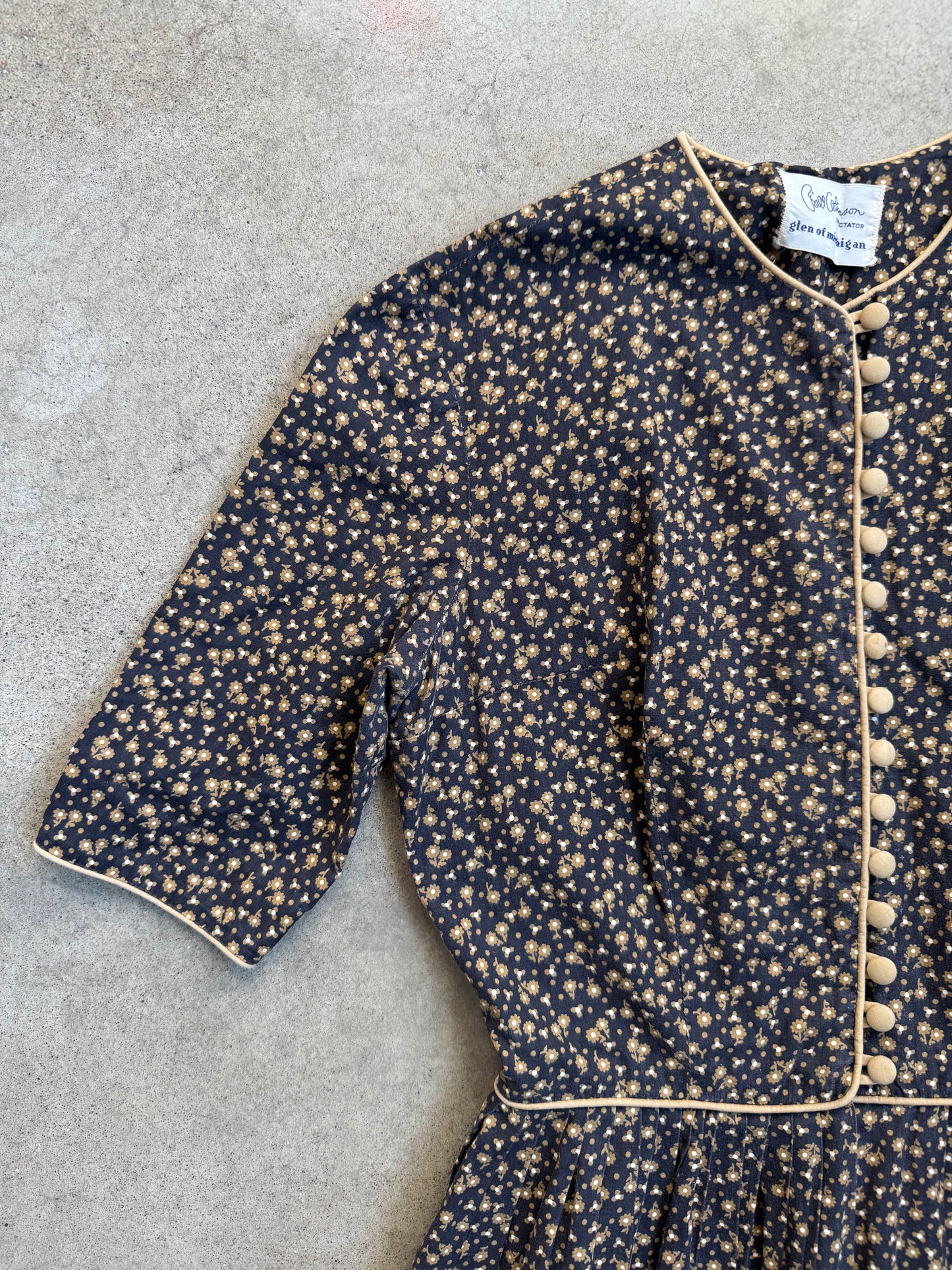 Vintage 1950s Bill Atkinson Glen of Michigan Floral Pattern Button-Up Pleated Dress | Small