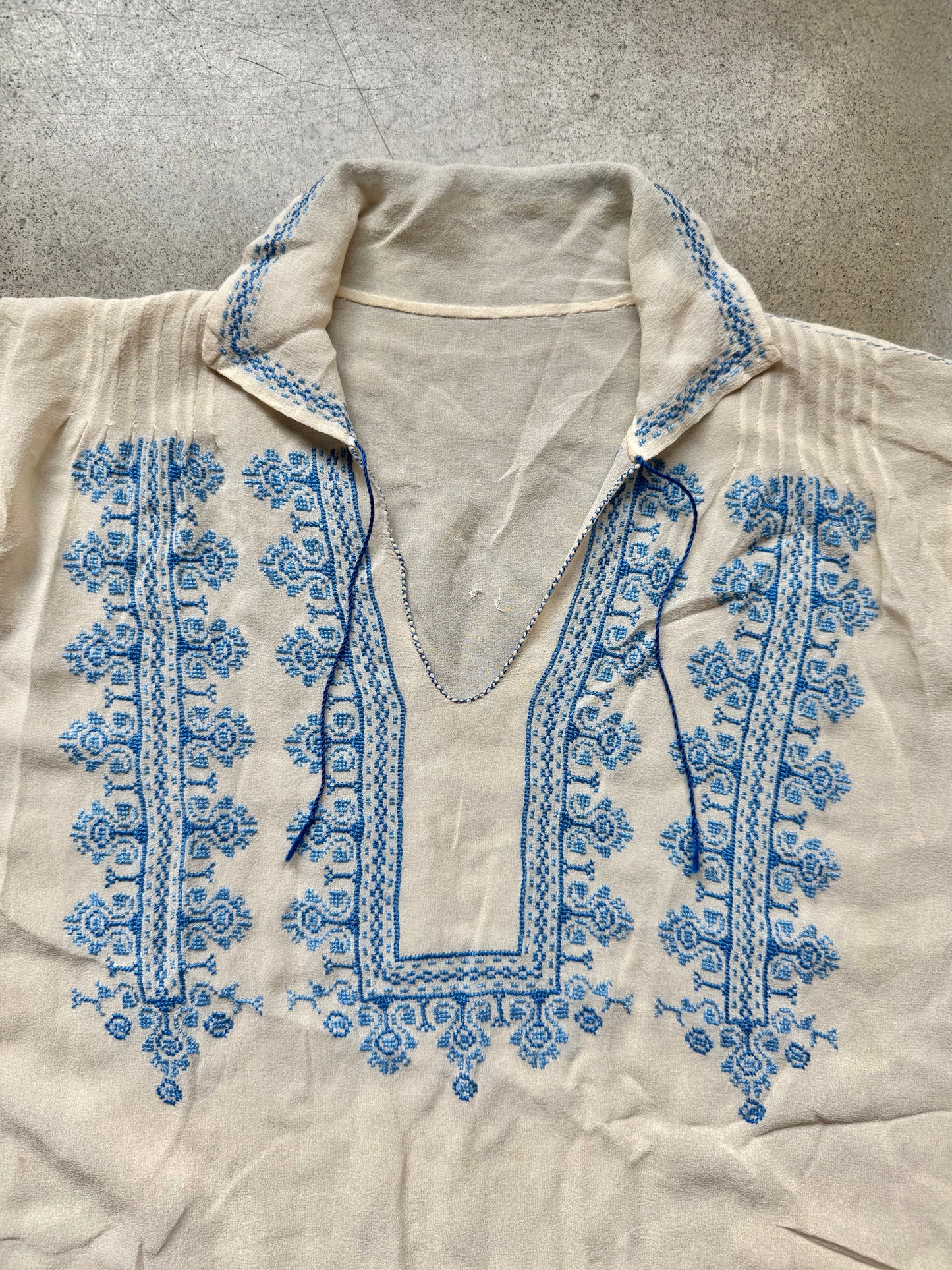 Vintage Hungarian Folk Embroidered Short Sleeve Peasant Blouse | Medium