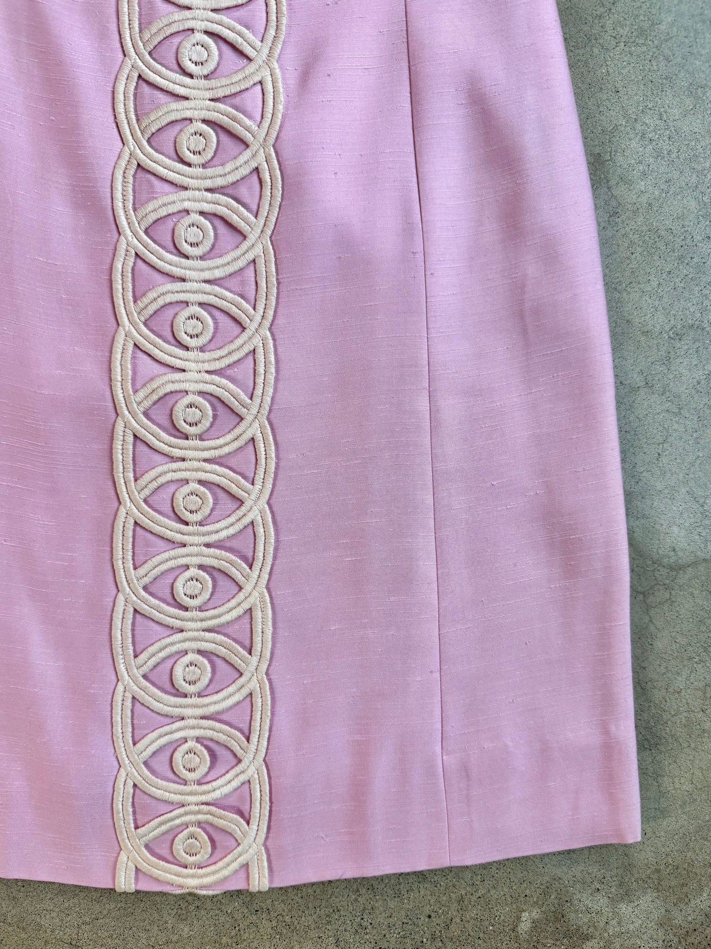 Vintage 1960s Mod Pink Embellished Short Sleeve Dress | Medium