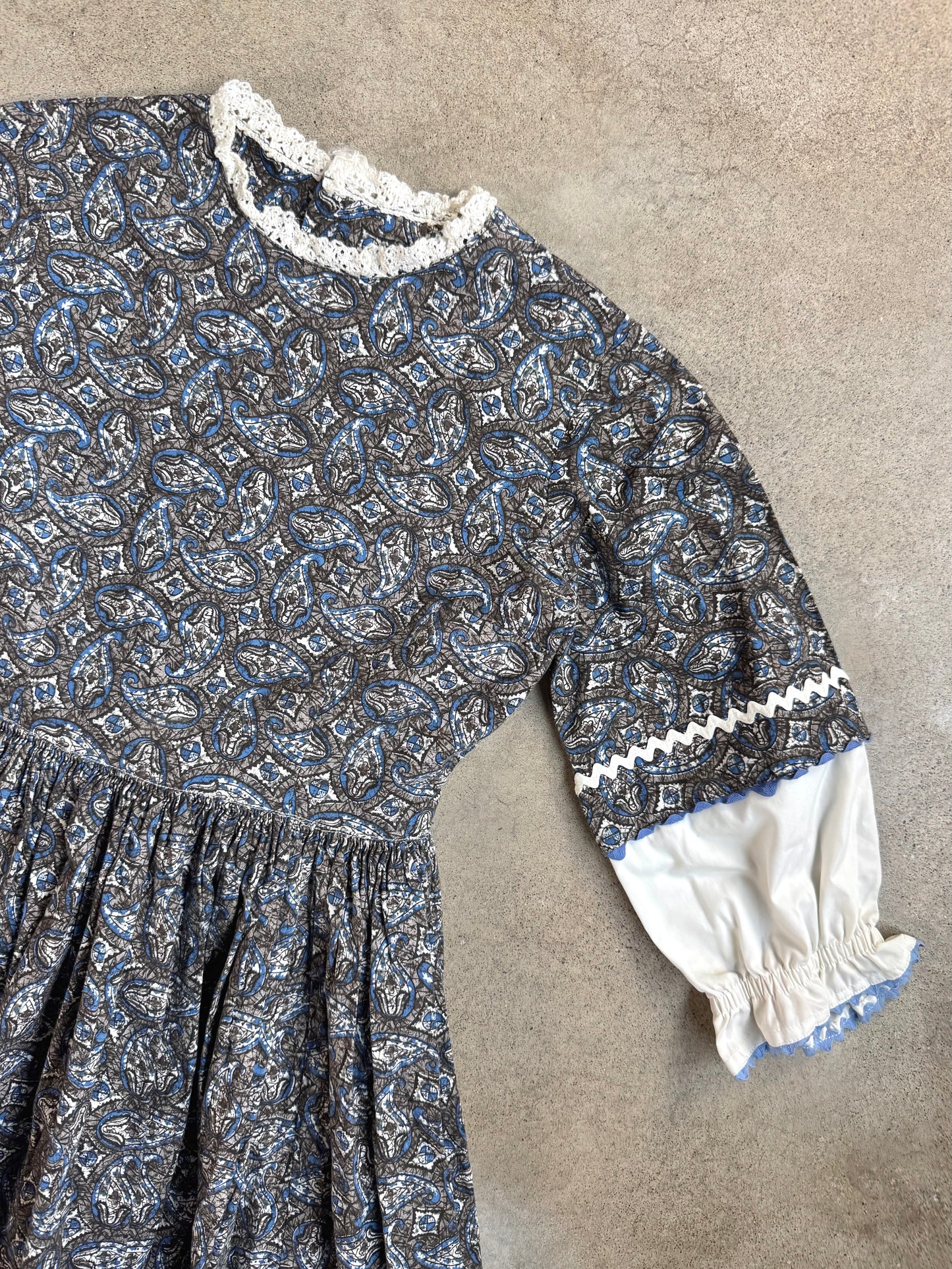 Vintage 1960s Handmade Blue & Grey Paisley Pattern Prairie Dress | XS/S