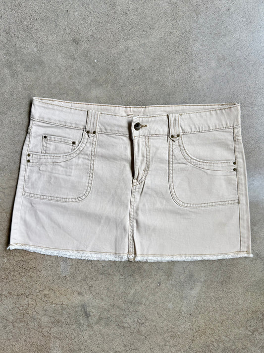 2000s Jordache Cream Low-Rise Mini Skirt | Medium