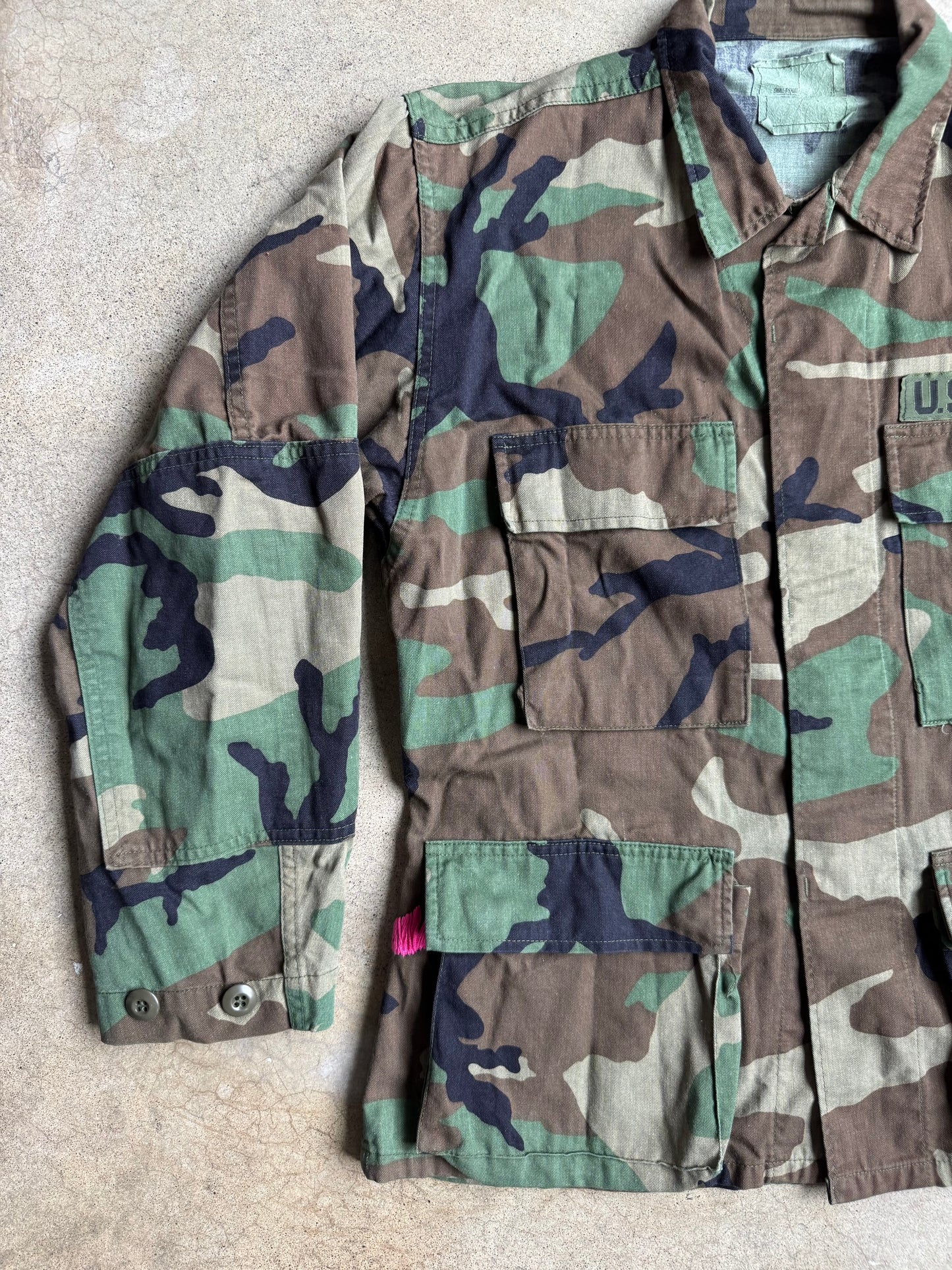 Vintage 1980s Military Issue Woodland Camo BDU Combat Jacket - Embroidered | Small