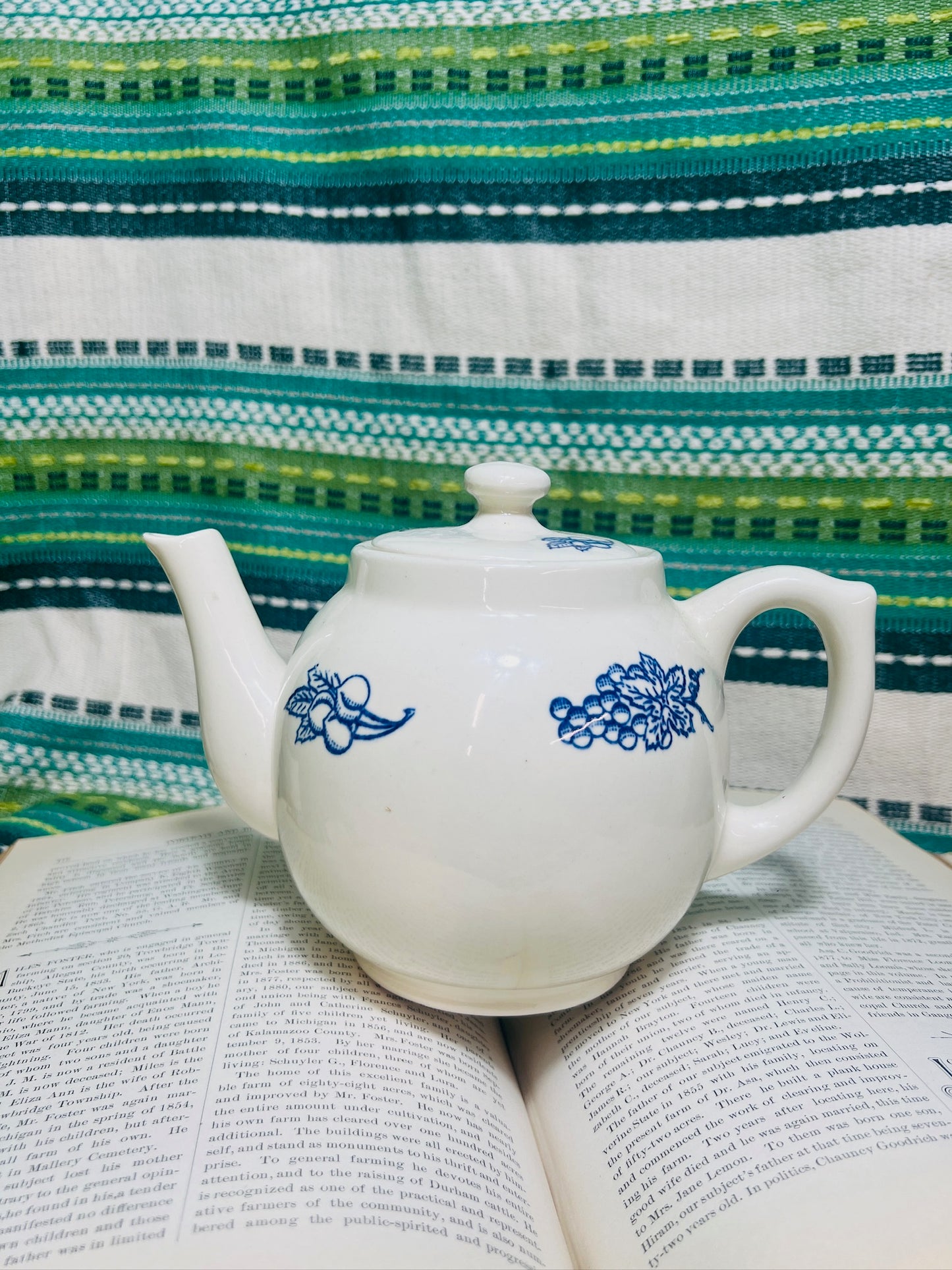 Vintage 1940s/50s Ceramic Tea Pot