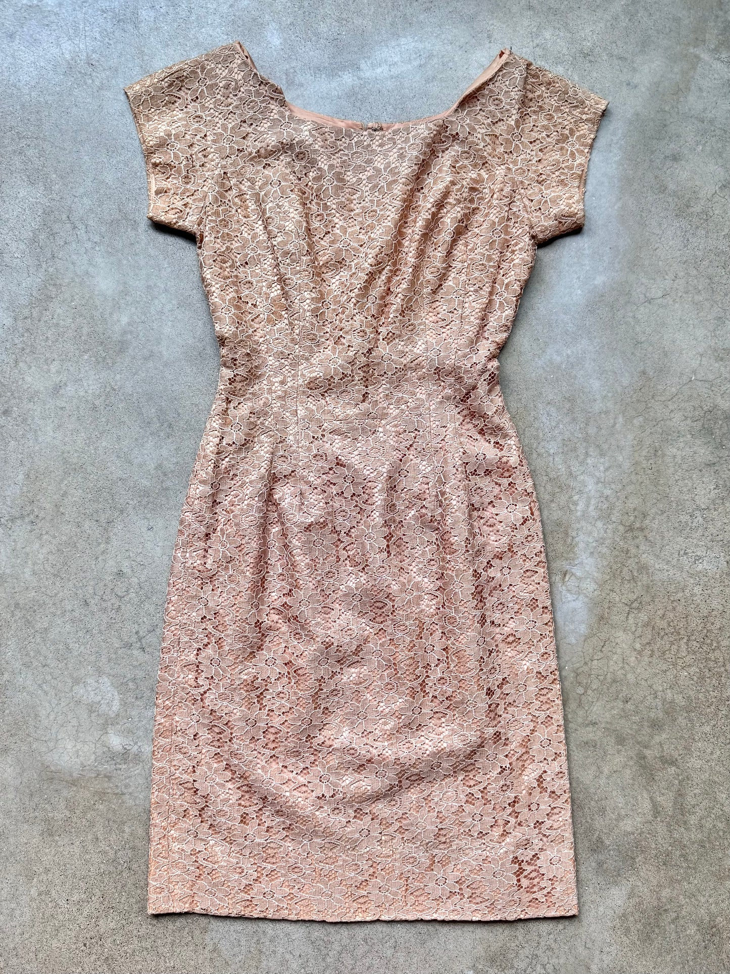 Vintage 1950s Dusty Pink Lace Cocktail Dress | Small
