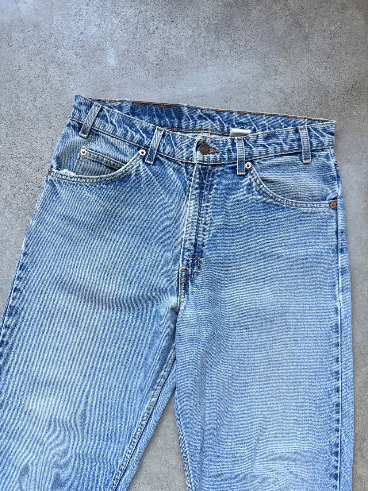 Vintage 1990s Levi’s Orange Tab 550 Relaxed Fit Light Wash Jeans | 32x32