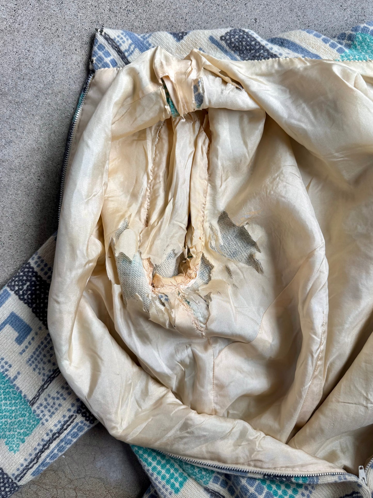 Vintage 1960s Mod Geometric Pattern High-Neck Long Sleeve Wool Dress | Medium