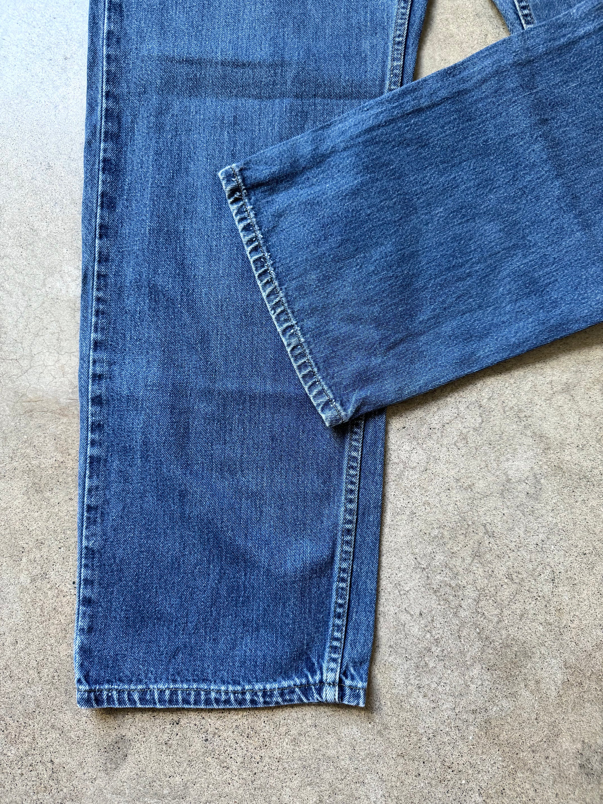 Vintage 1990s Levi’s 577 Loose Fit Faded Medium Wash Jeans | Waist 36”