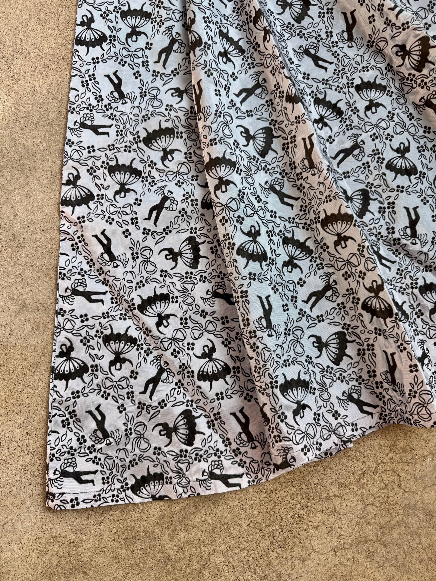 Vintage 1950s Handmade Flamenco Dancer Pattern Half Circle Skirt | Waist 25”