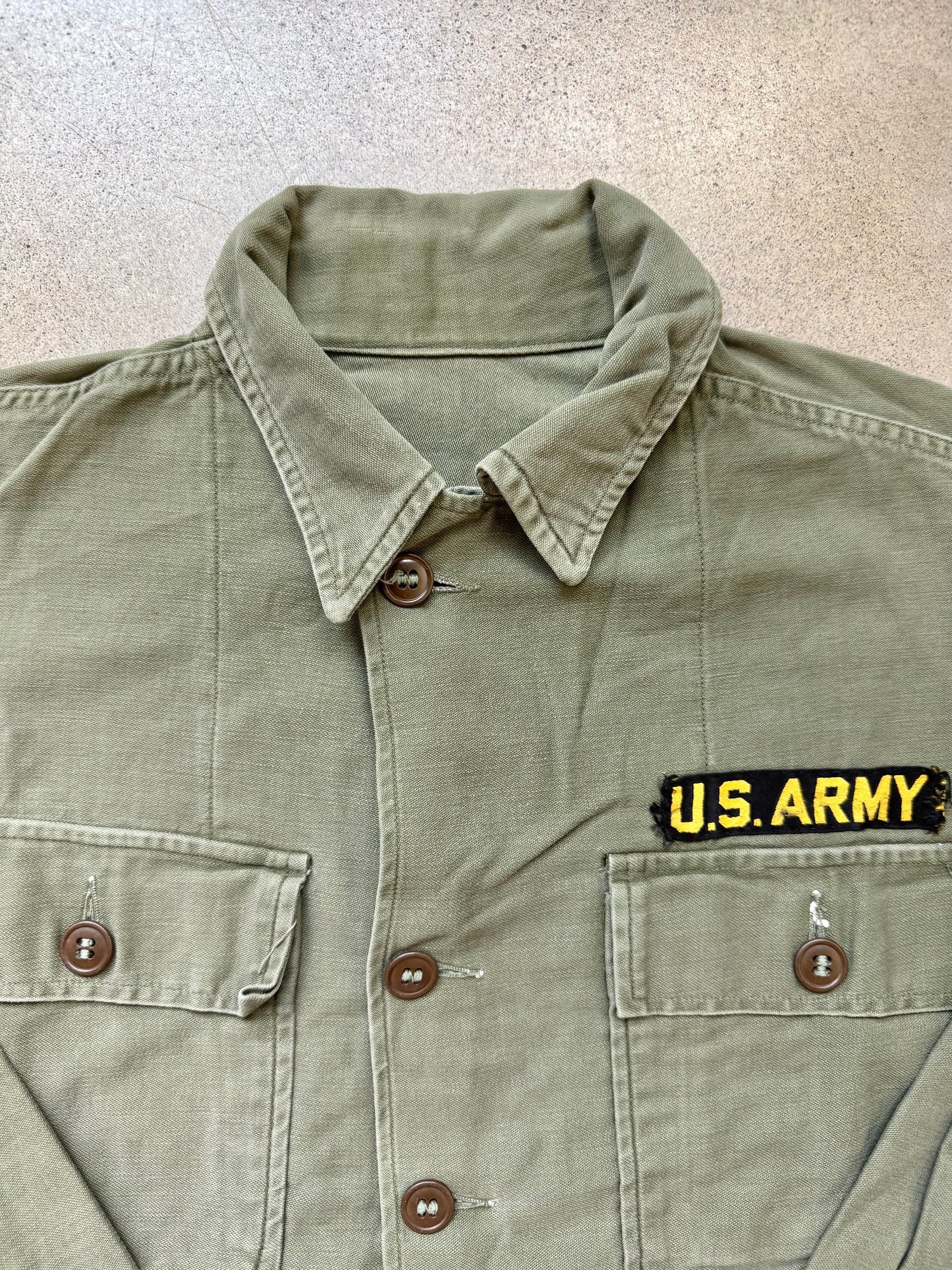 Vintage U.S. Army OG-107 Type 1 Sateen Cotton Fatigue Shirt | Medium