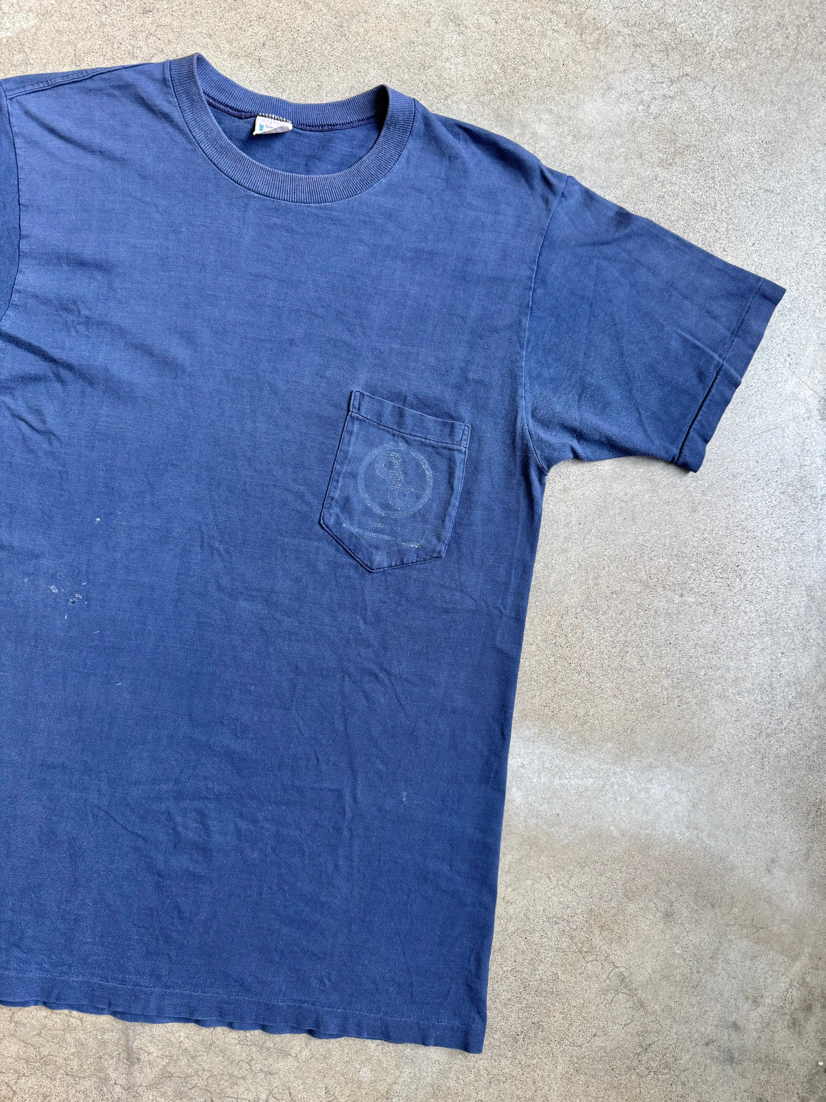 Vintage 1970s Yosemite Mountaineering School "Go Climb A Rock" Pocket Tee | Large