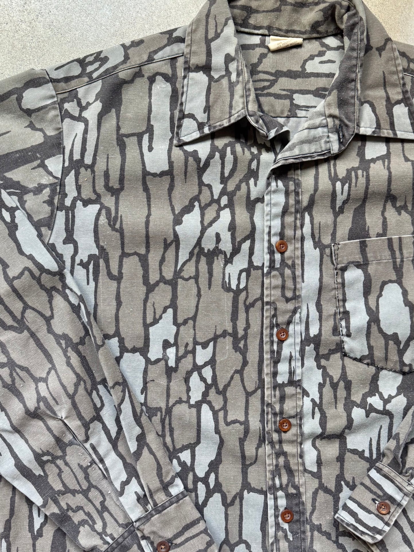 Vintage 1980s Trebark Camo Button-Up Hunting Shirt | Large