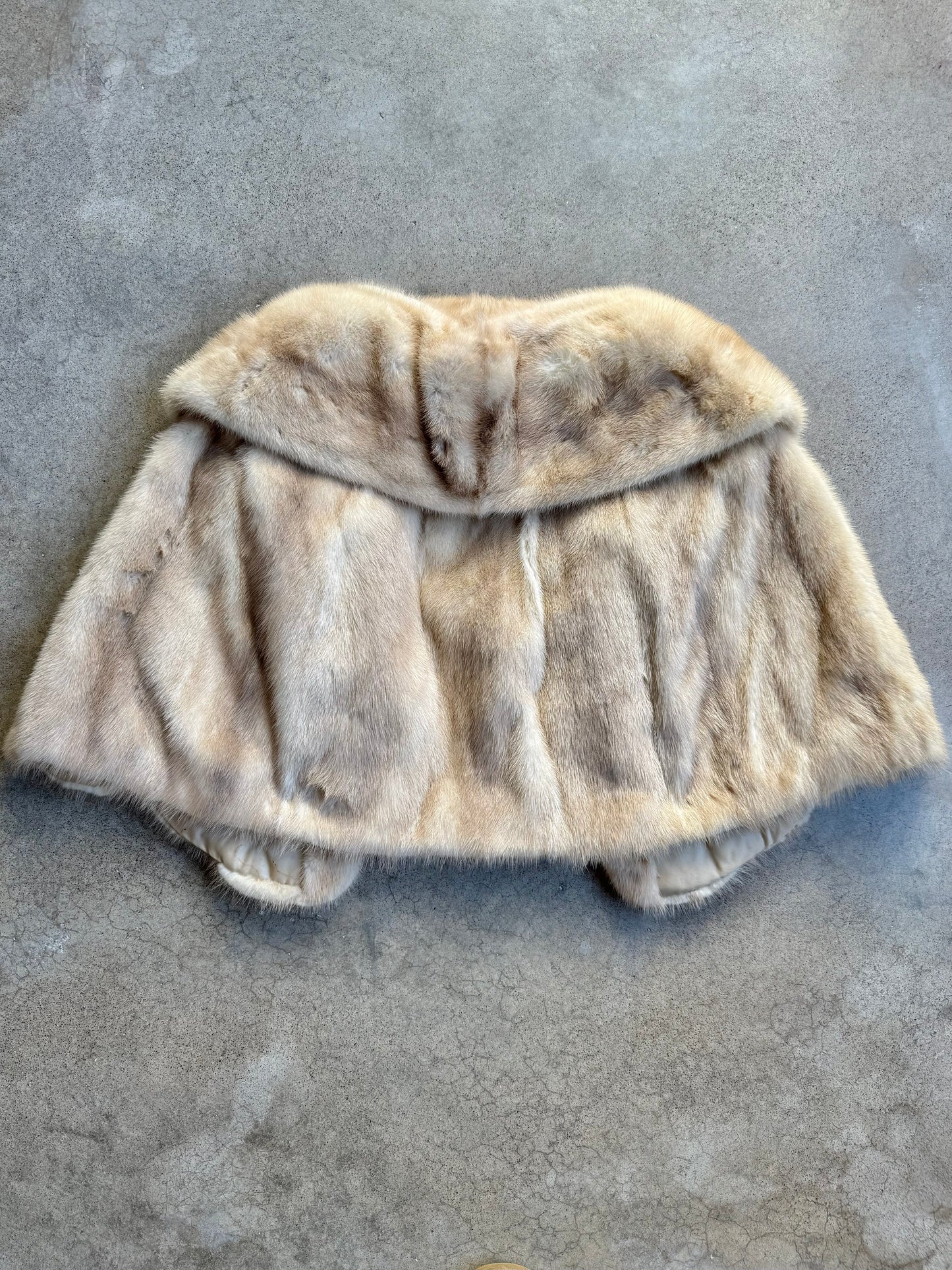 Vintage 1950s John Tauben EMBA Natural Taupe Mink Fur Stole