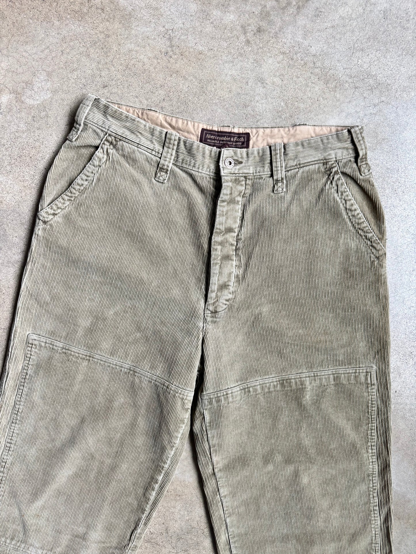 Vintage 1990s Abercrombie & Fitch Green Corduroy Baggy Double-Knee Pants | 34R