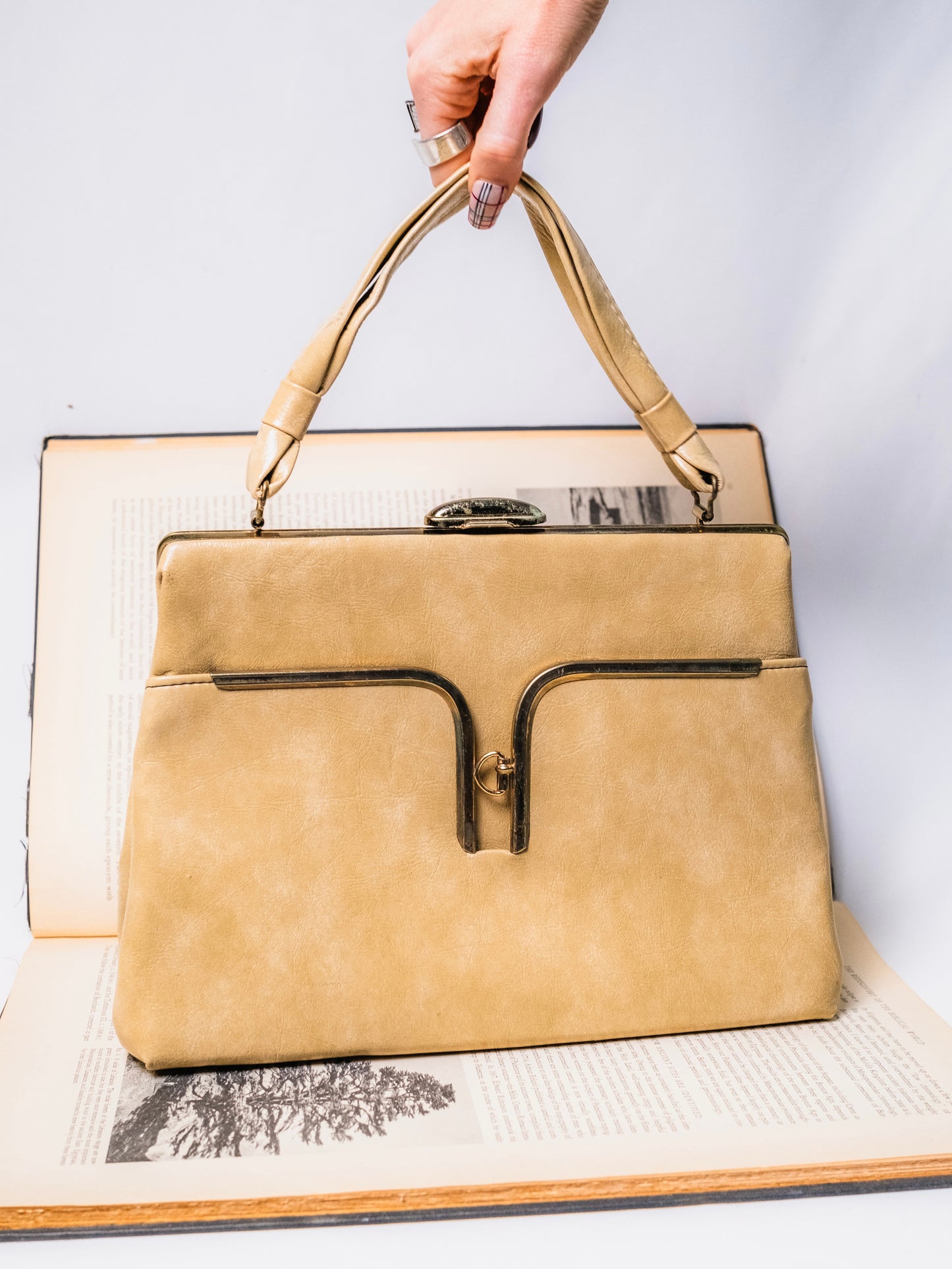 Vintage 1950s Cream Faux Leather Gold Accent Handbag
