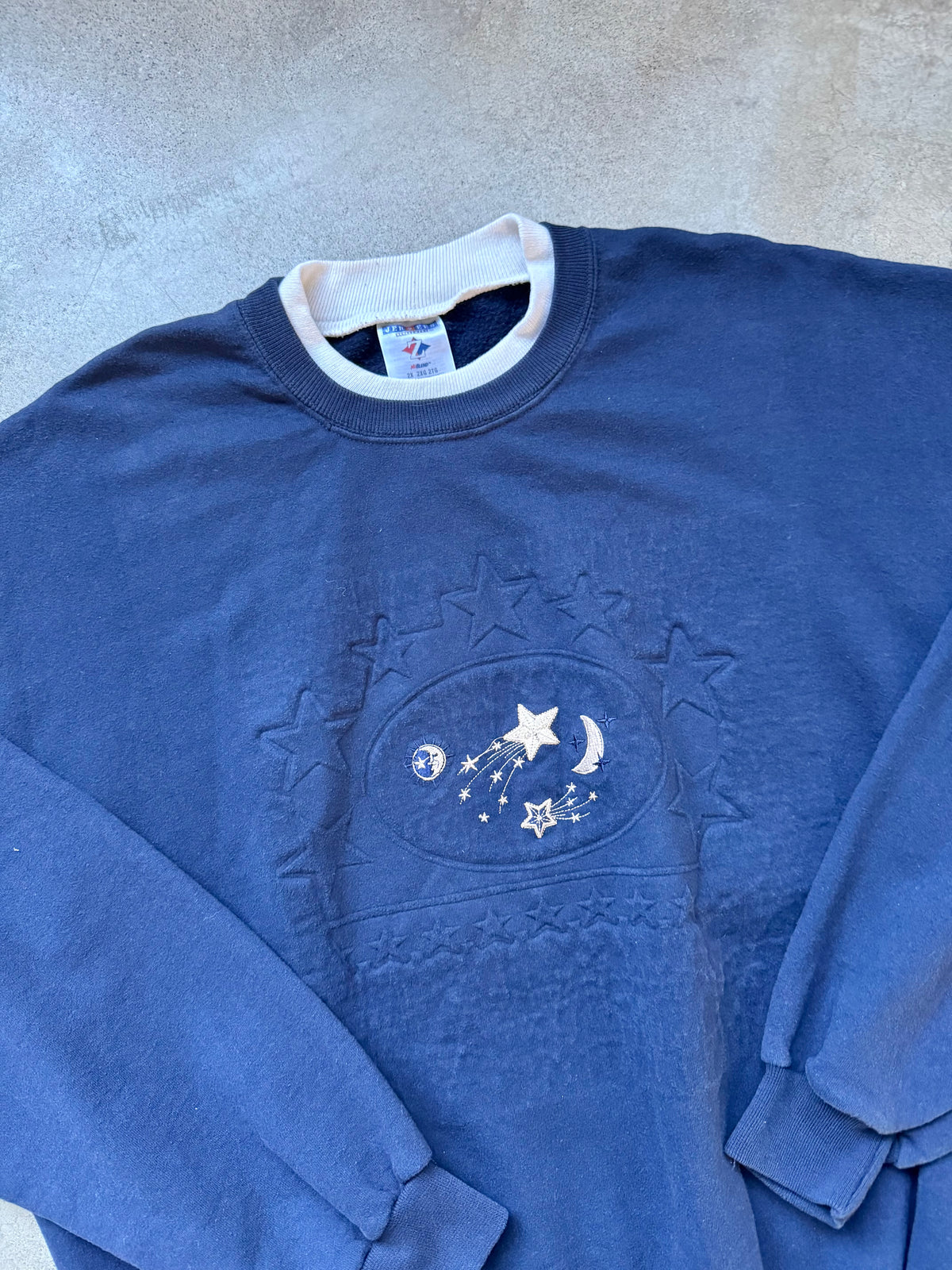 Vintage 1990s Navy Blue “Moon & Stars” Celestial Embroidered Crewneck Sweatshirt | 2XL