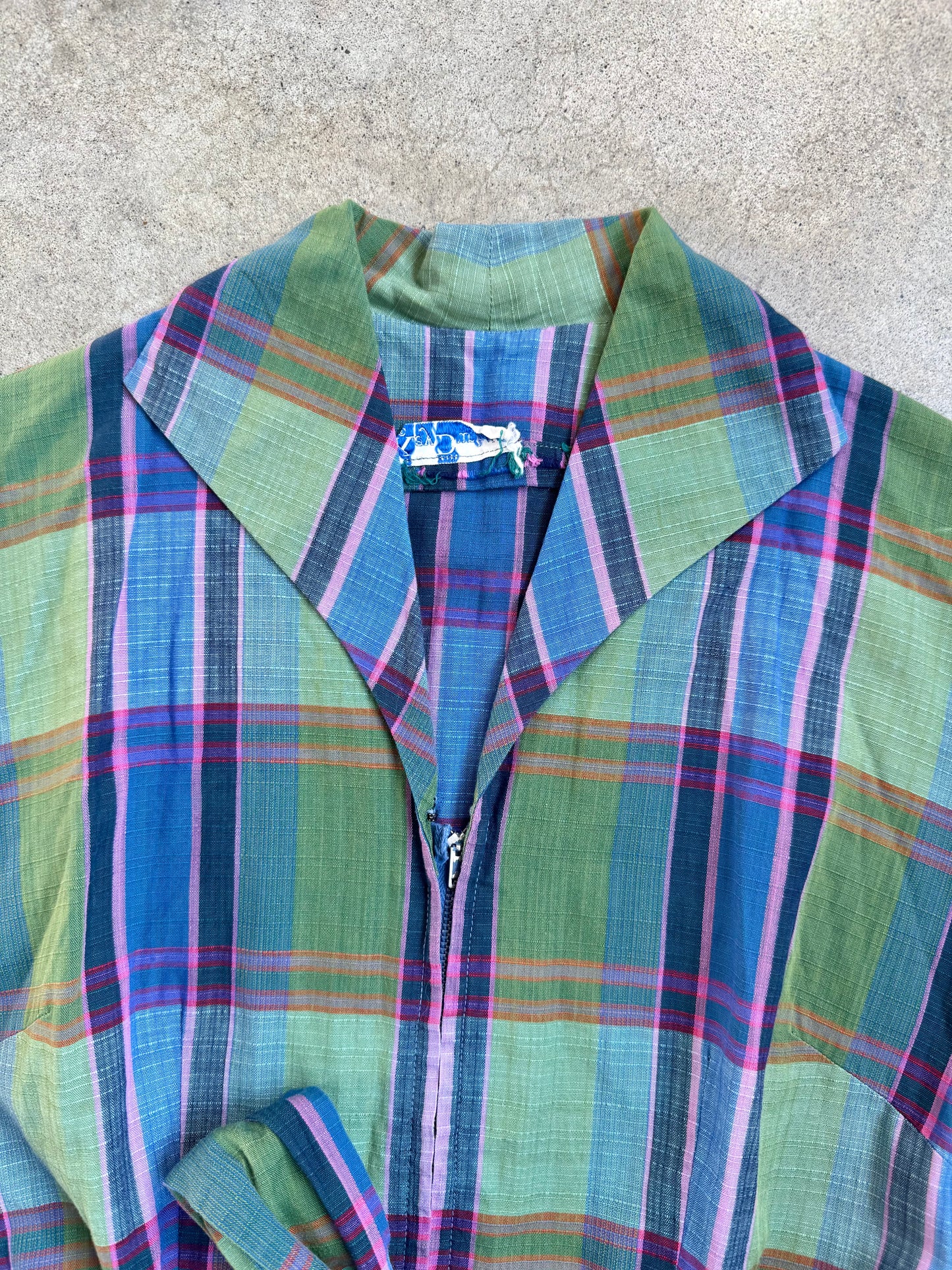 Vintage 1950s Kay Dunhill Plaid Zip-Front Short Sleeve Pleated Dress | XS/S