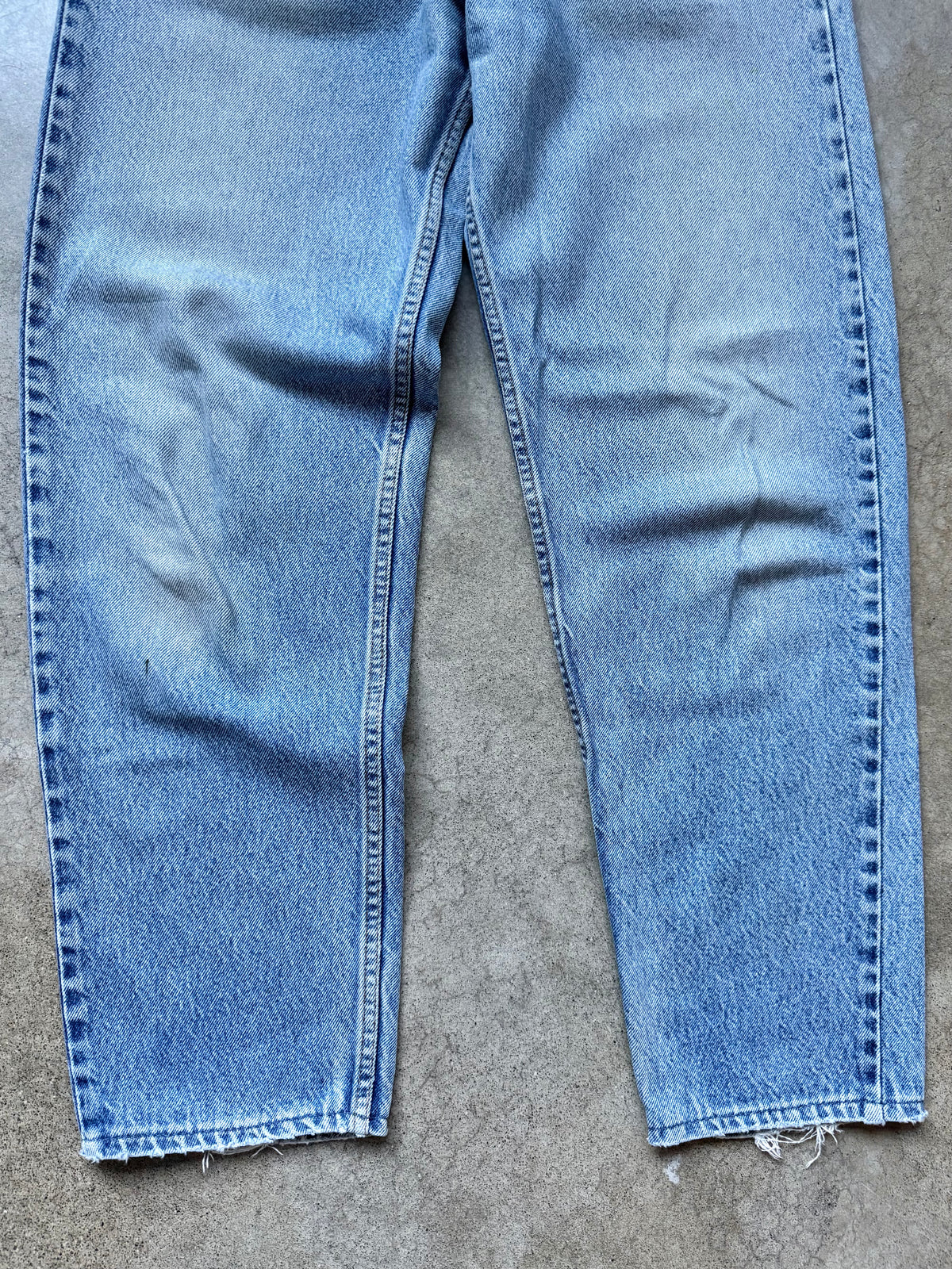 Vintage 1990s Levi’s Orange Tab 550 Relaxed Fit Light Wash Jeans | 32x32