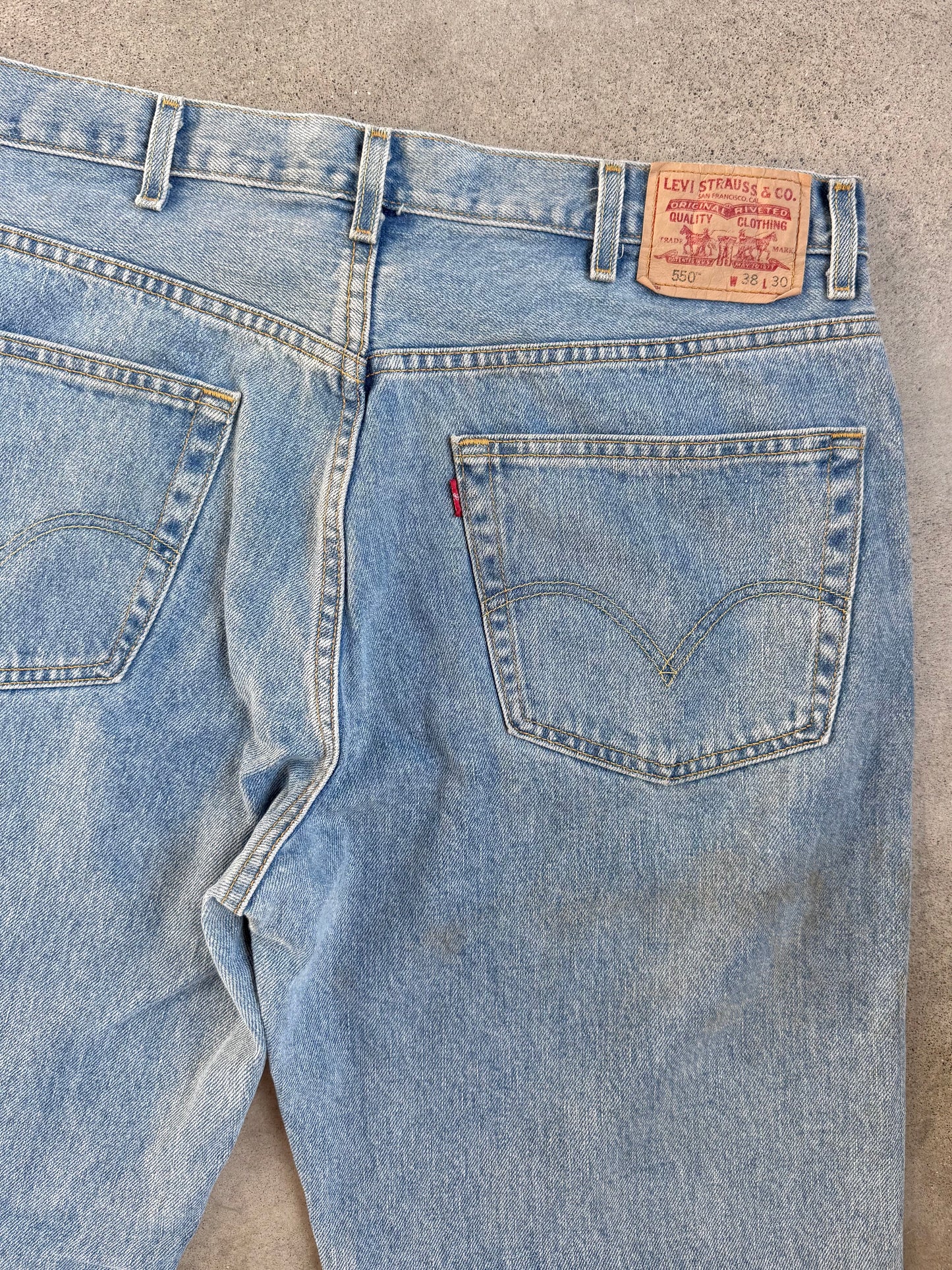 Levi’s 550 Relaxed Fit Light Wash Jeans | 38x30