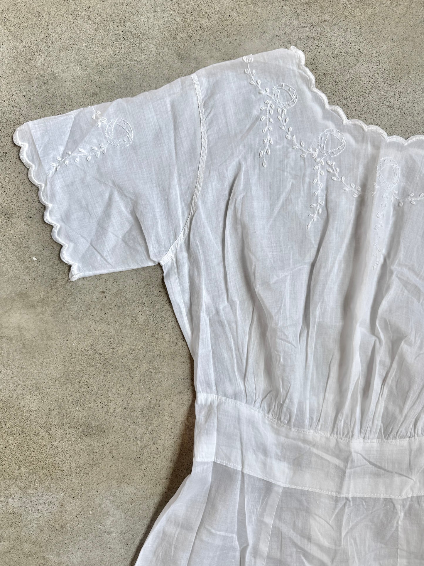 Antique 1900s Edwardian White Embroidered Scallop Trim Maxi Dress | XS