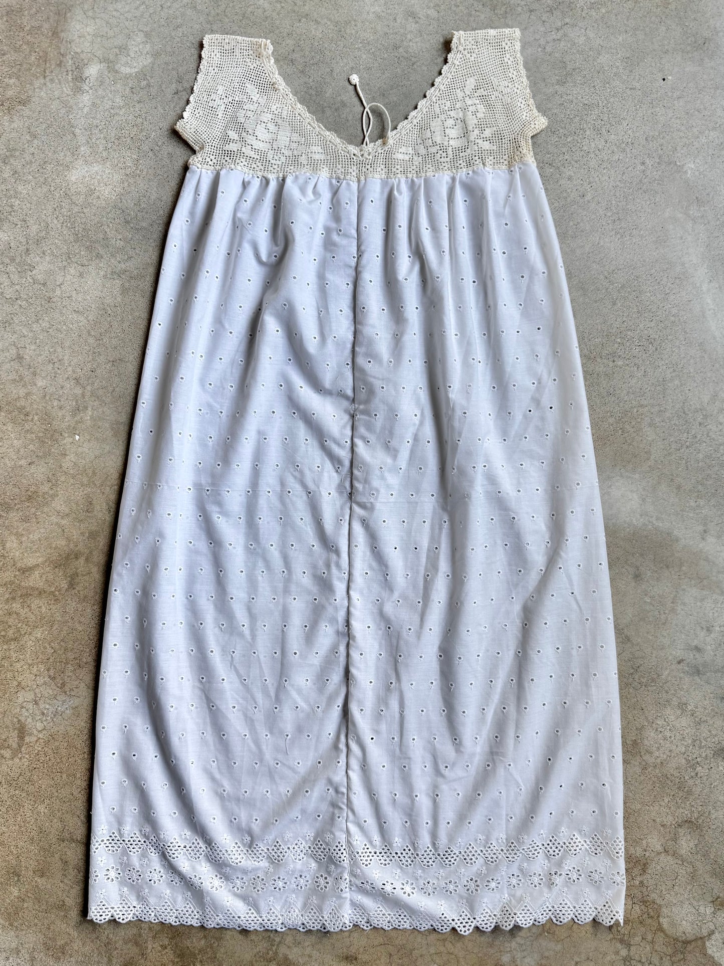 Antique Edwardian Crochet Yoke White Cotton Eyelet Nightgown | Medium