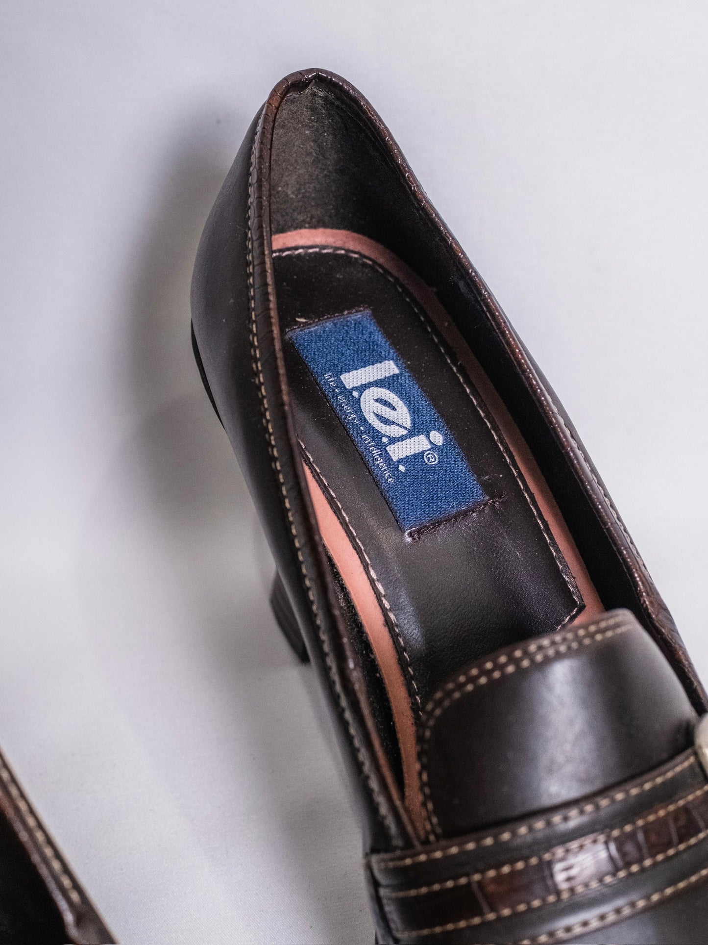 2000s L.E.I. Brown Faux Leather Chunky Loafer Heels | Women’s 8