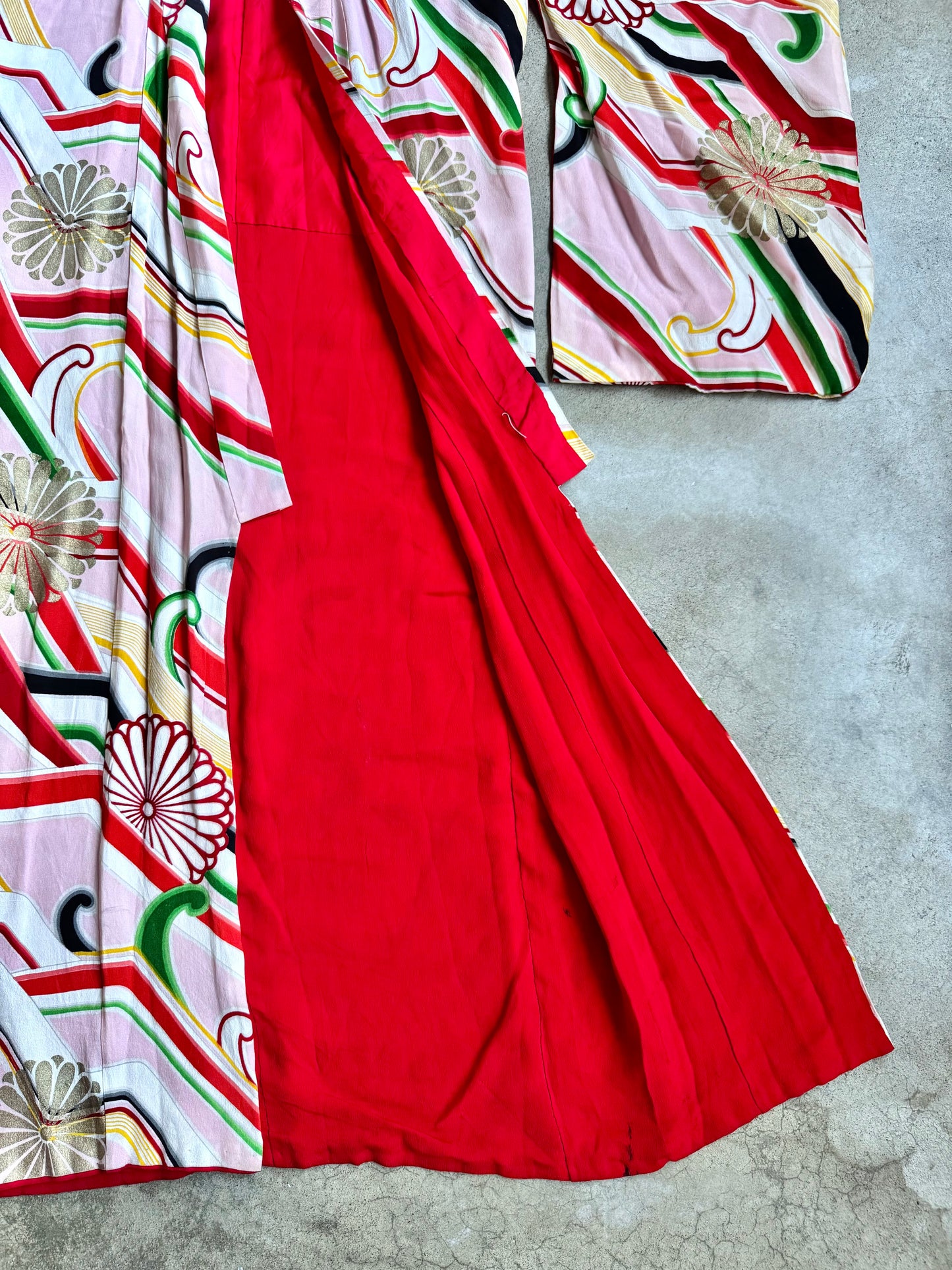Vintage 1960s Japanese Chirimen Silk Abstract Kiku Pattern Kimono | S/M