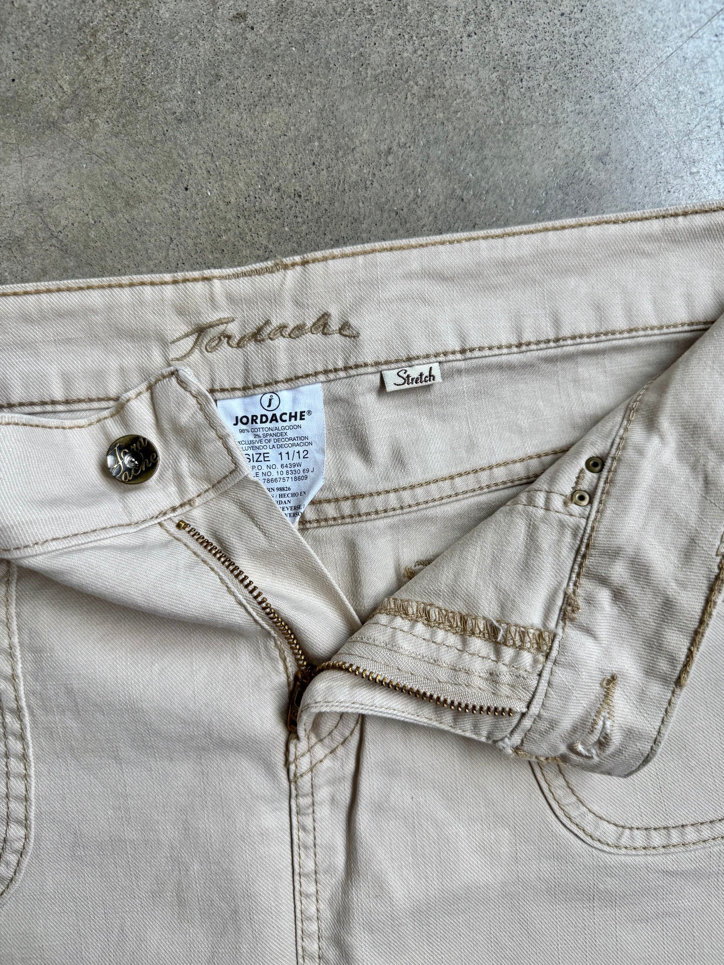 2000s Jordache Cream Low-Rise Mini Skirt | Medium