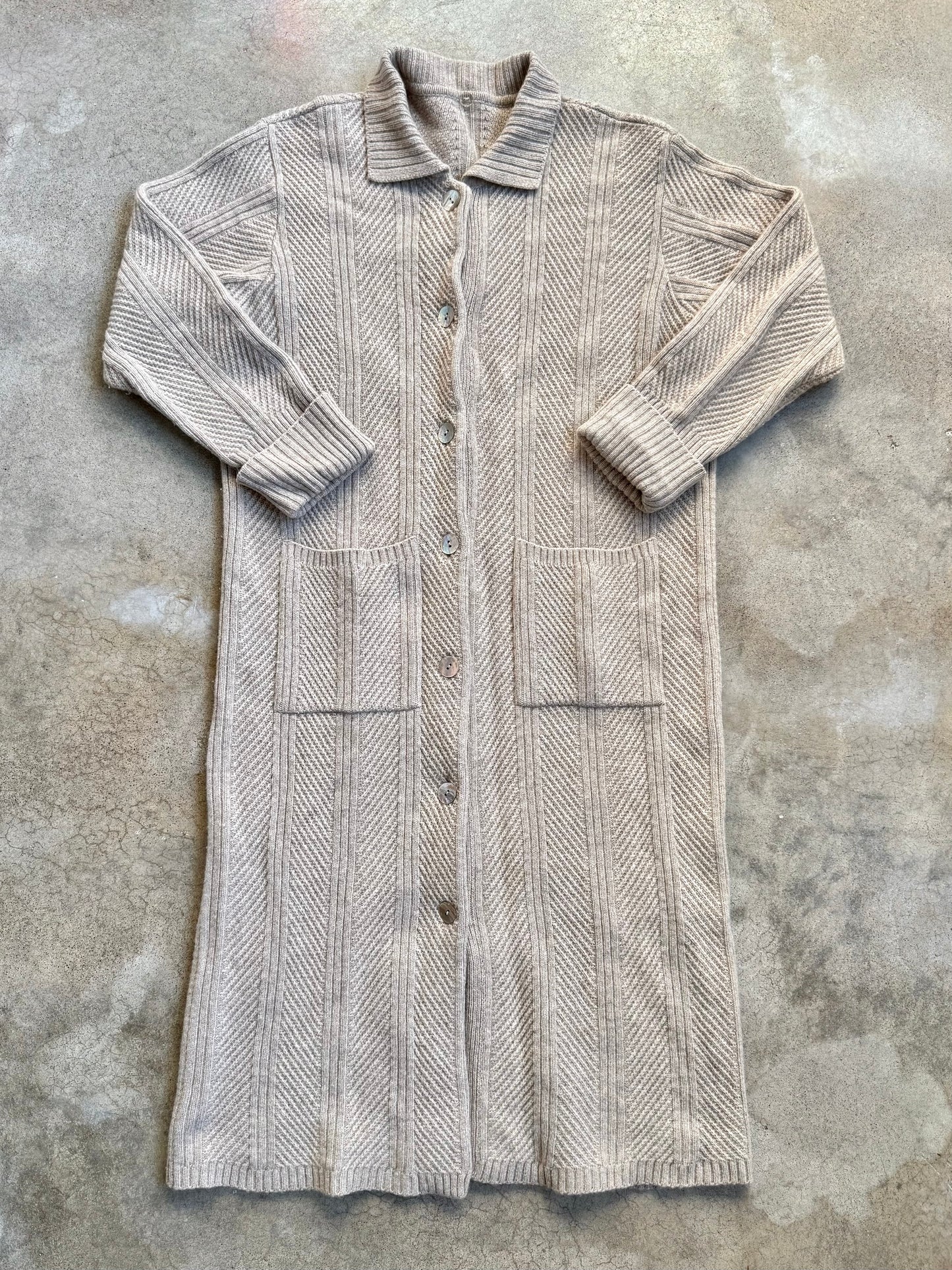 Vintage 1980s Beige Wool Knit Maxi Cardigan Sweater Jacket | XL